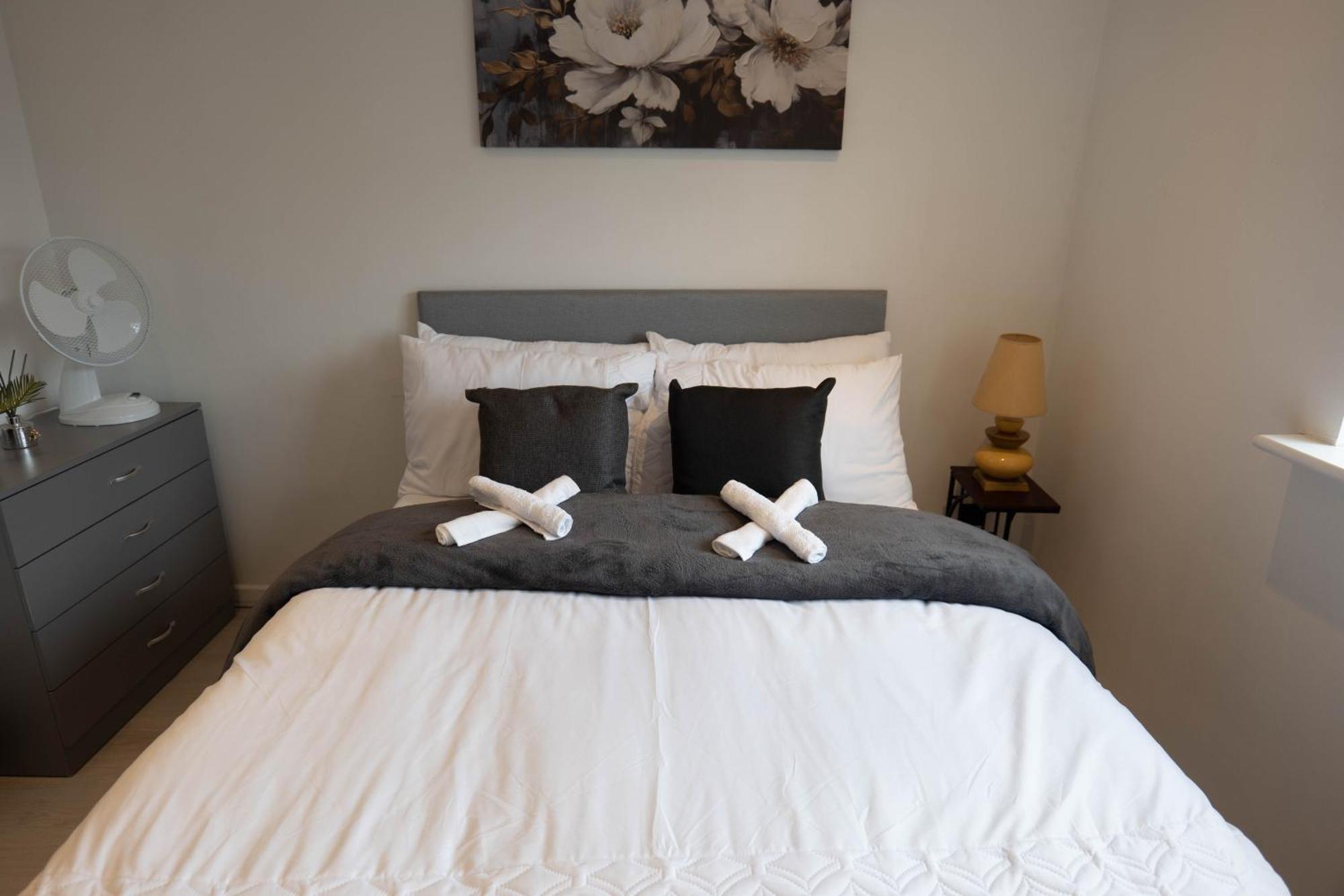 Beckton Docklands - 1 Bedroom - Sleeps 4 - Wifi Leilighet