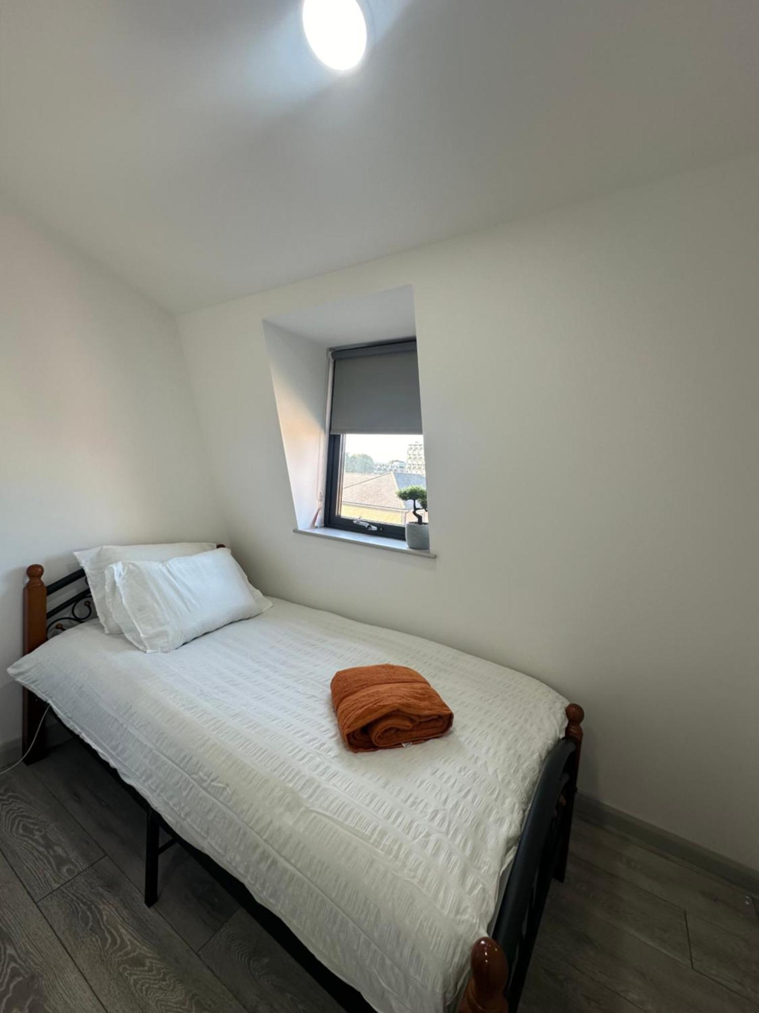 Modern 3 Bedroom With 2 Bathroom In Appartement *
