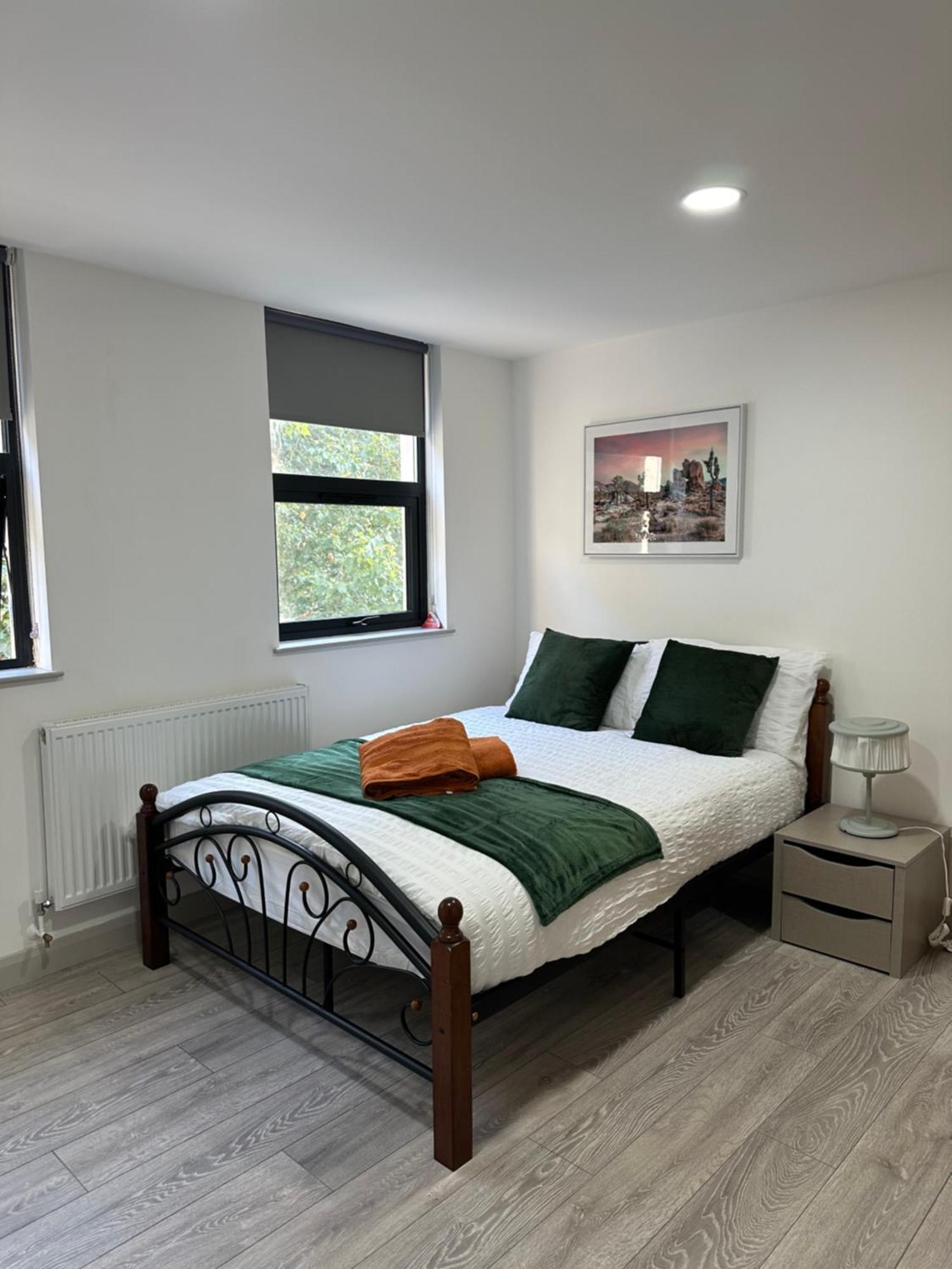 Appartement Modern 3 Bedroom With 2 Bathroom In Londen