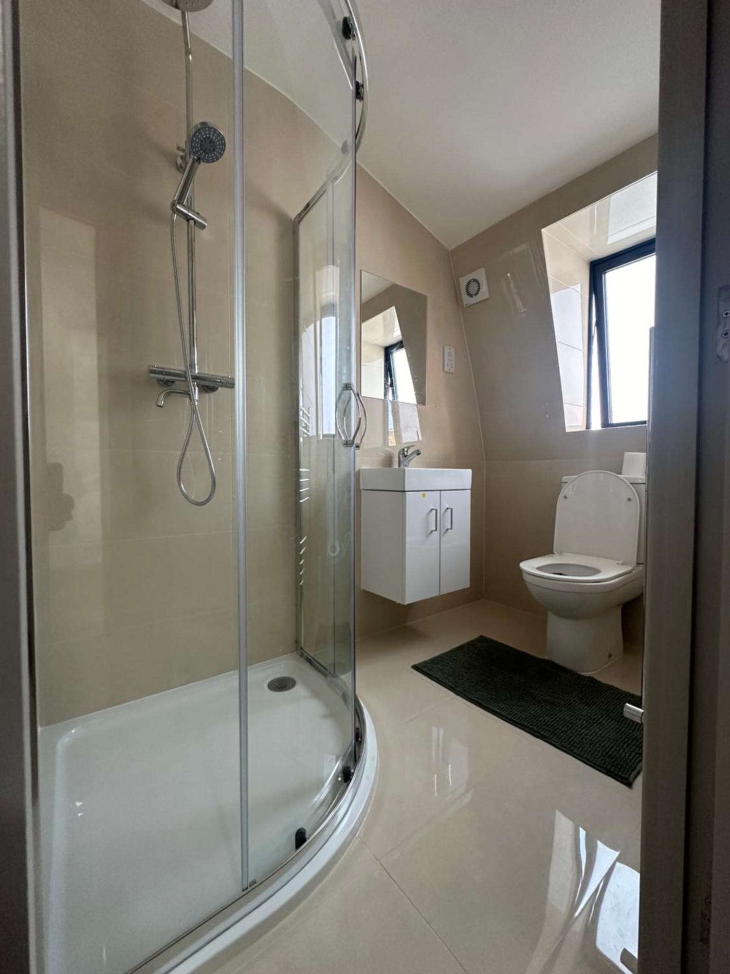 Appartement Modern 3 Bedroom With 2 Bathroom In