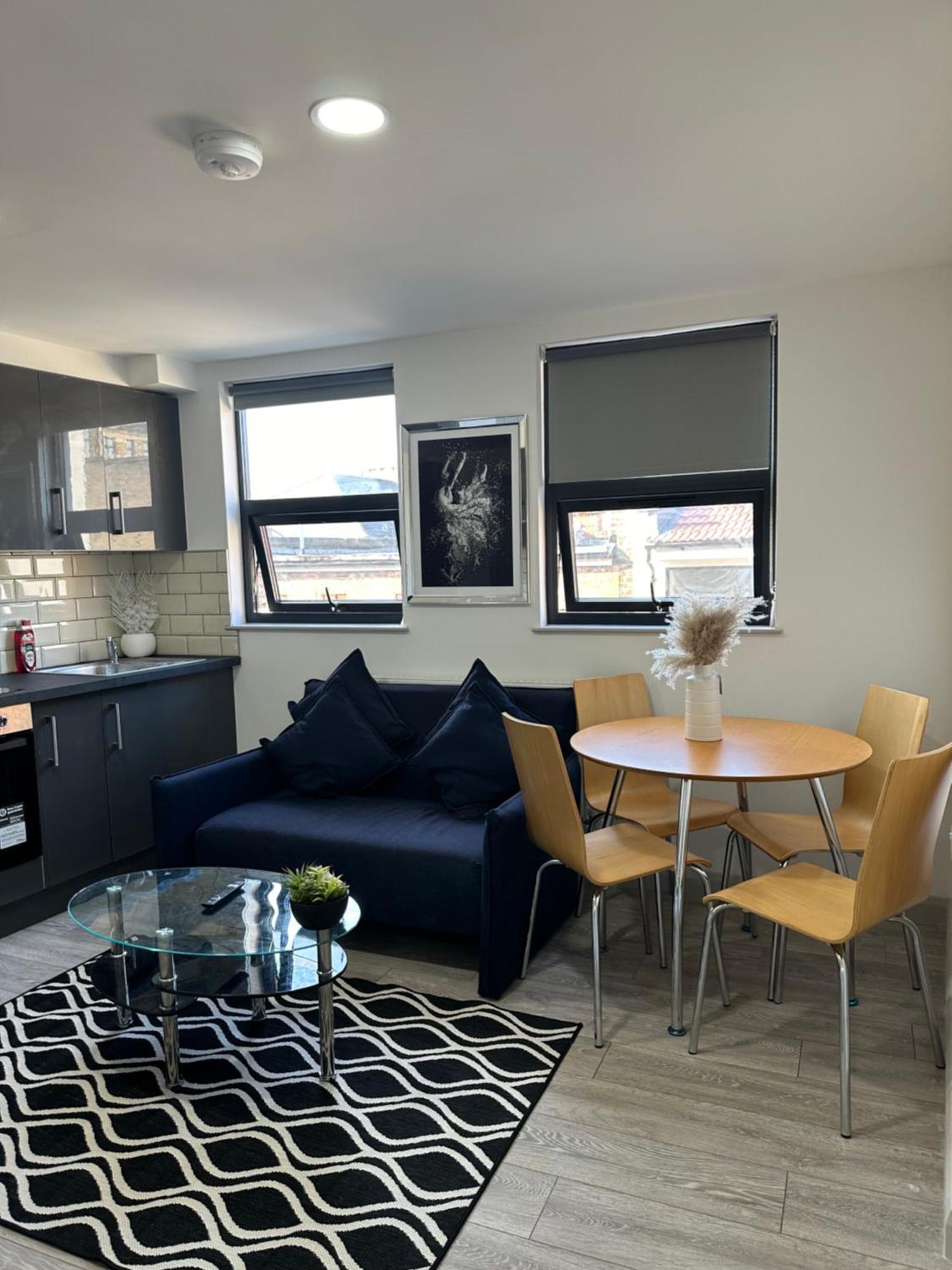 Appartement Modern 3 Bedroom With 2 Bathroom In *