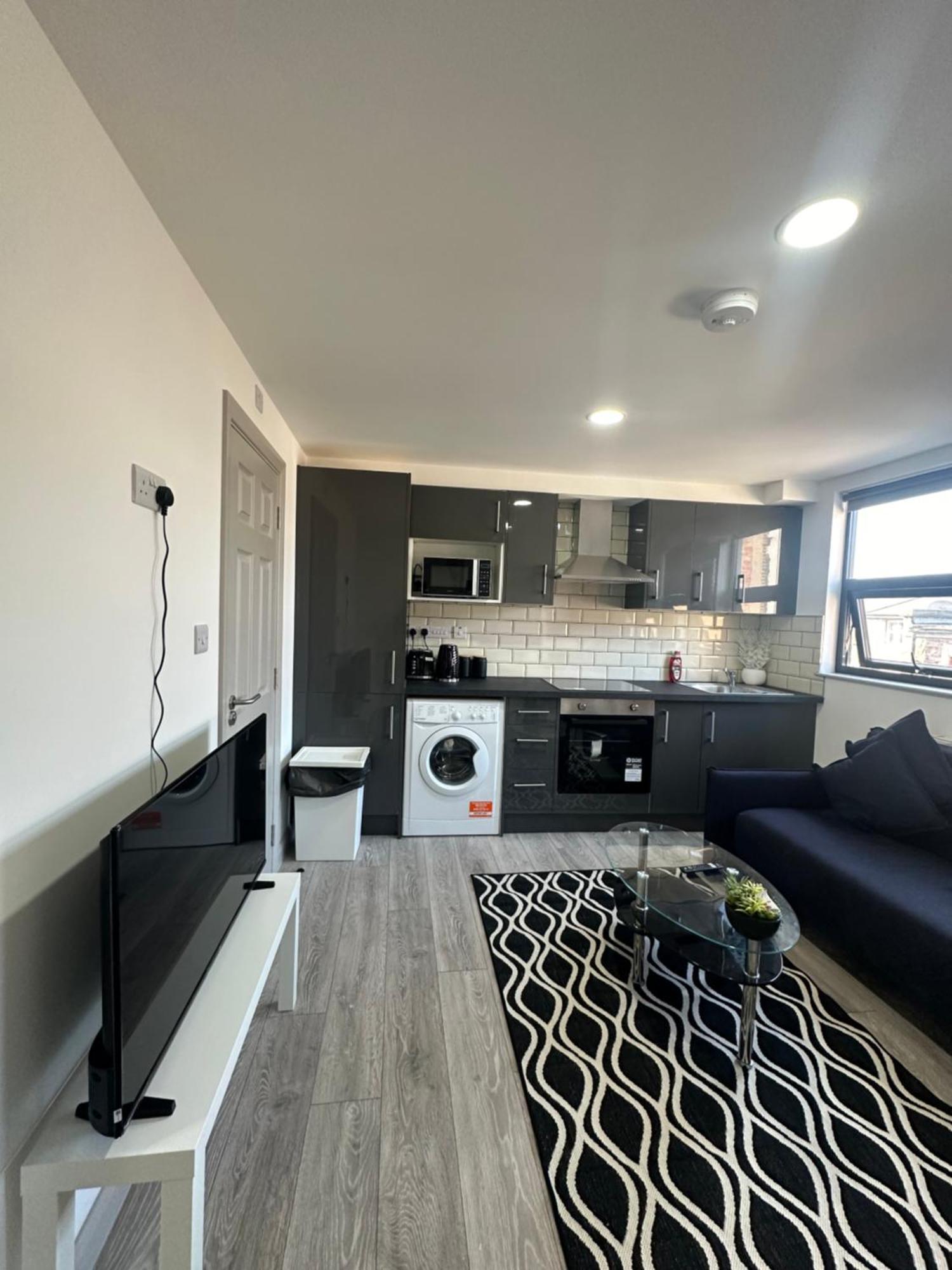 Modern 3 Bedroom With 2 Bathroom In Appartement Londen