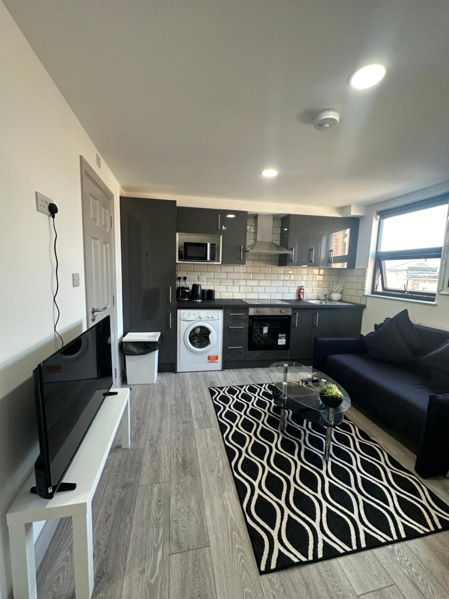 Modern 3 Bedroom With 2 Bathroom In Appartement Londen