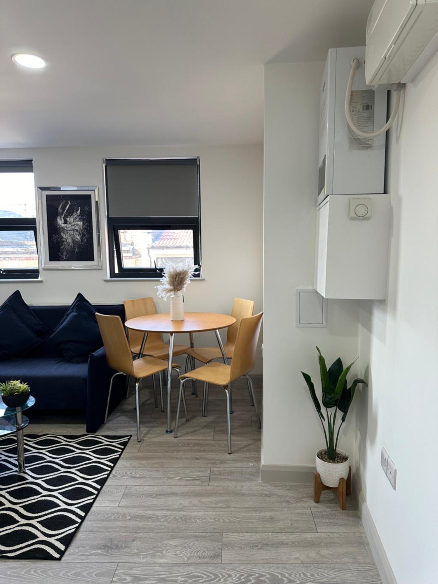 Appartement Modern 3 Bedroom With 2 Bathroom In *