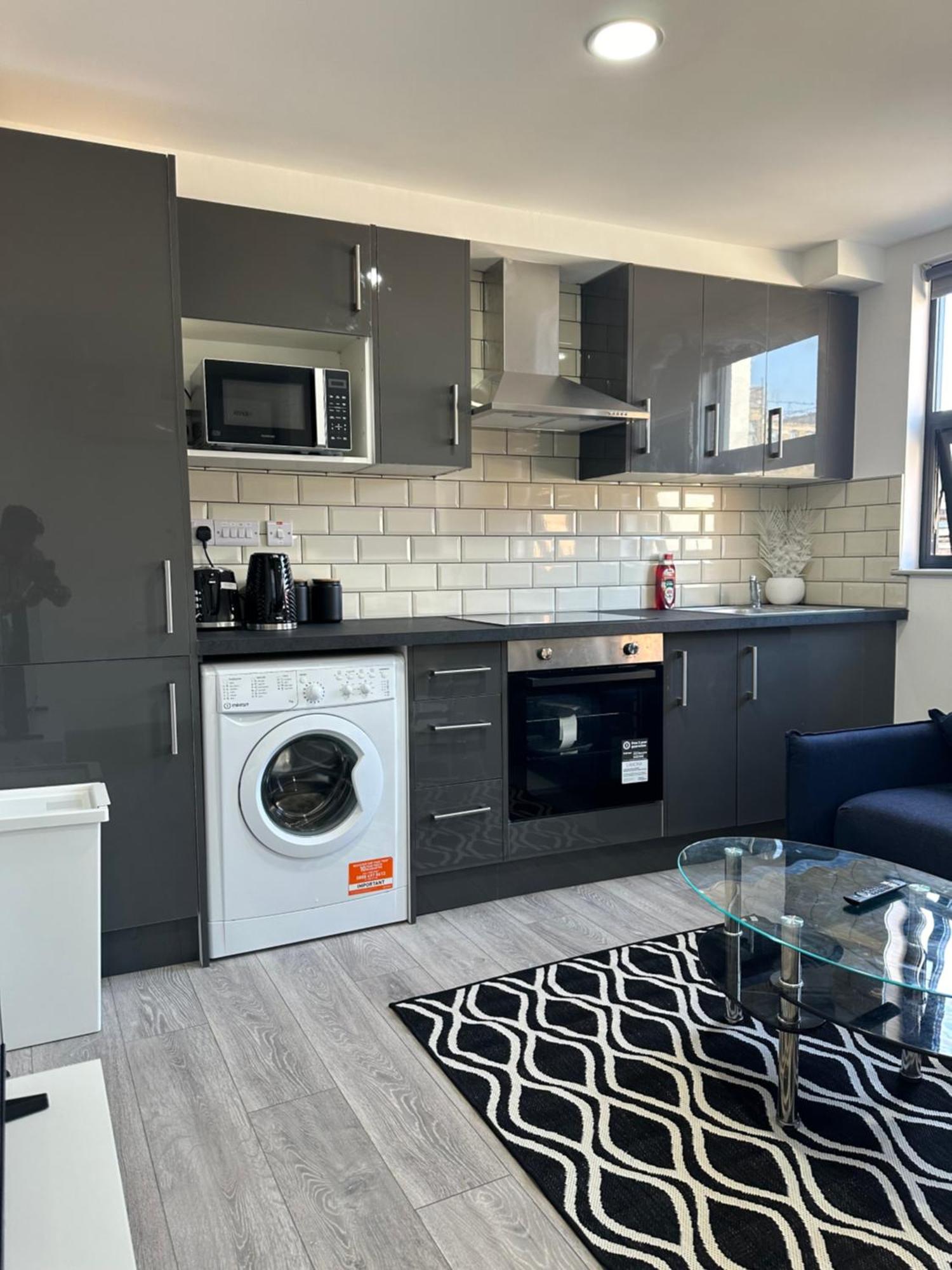 Modern 3 Bedroom With 2 Bathroom In Appartement