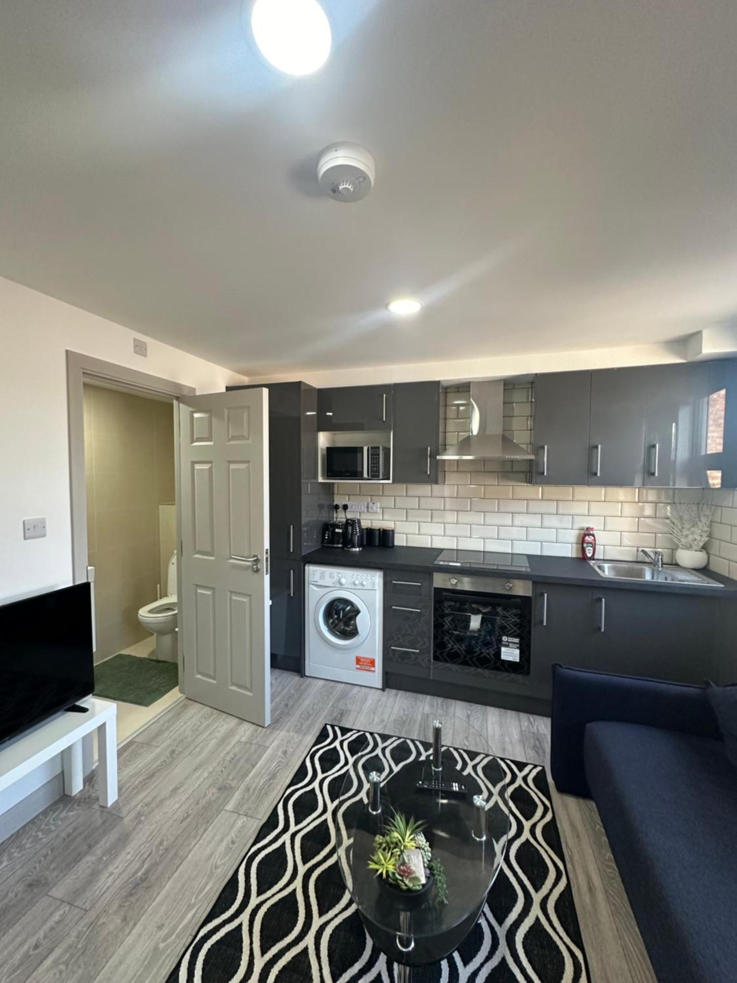 Modern 3 Bedroom With 2 Bathroom In Appartement Londen