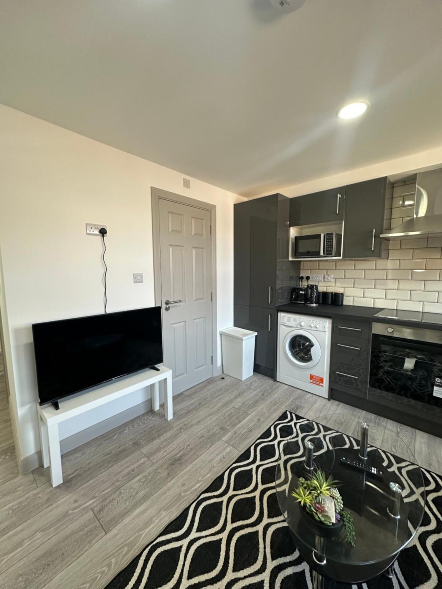 Appartement Modern 3 Bedroom With 2 Bathroom In *