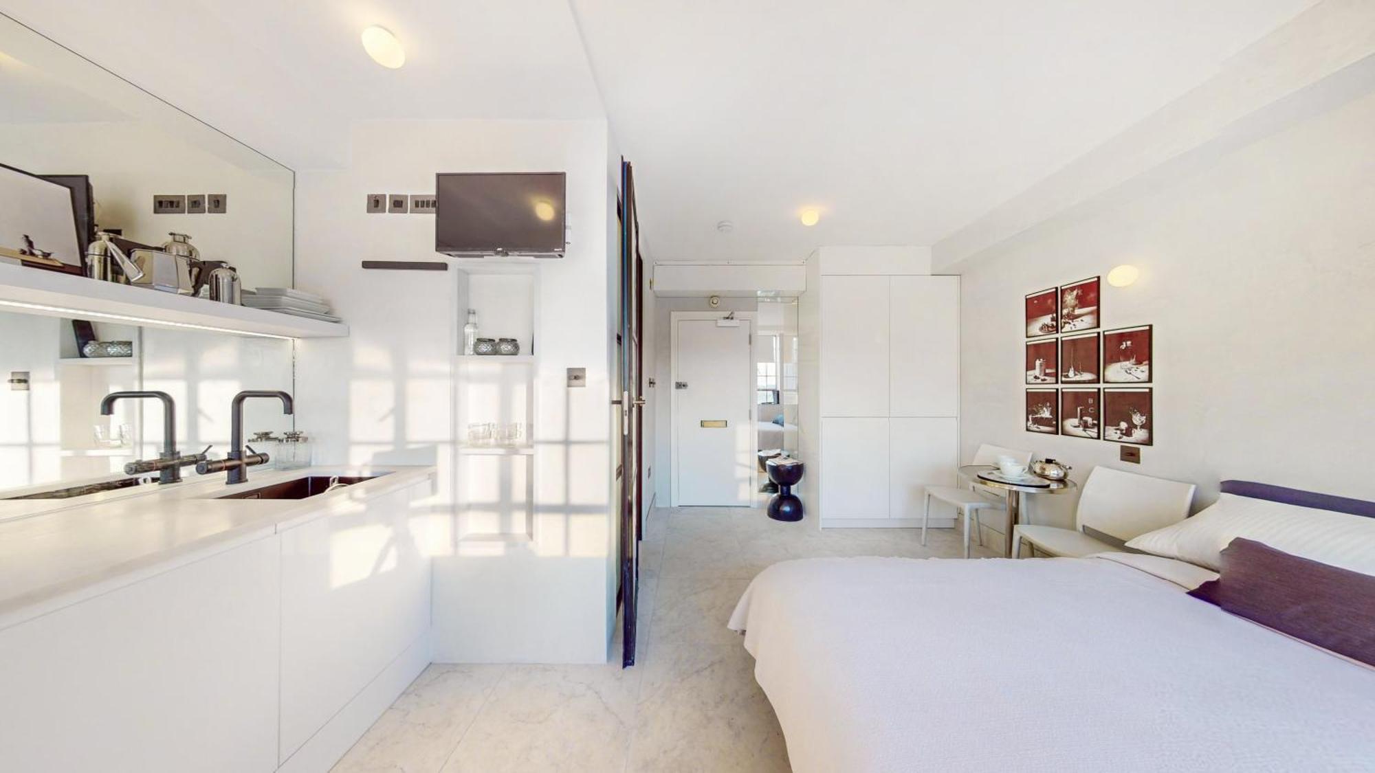 Apartment Chelsea Cloisters