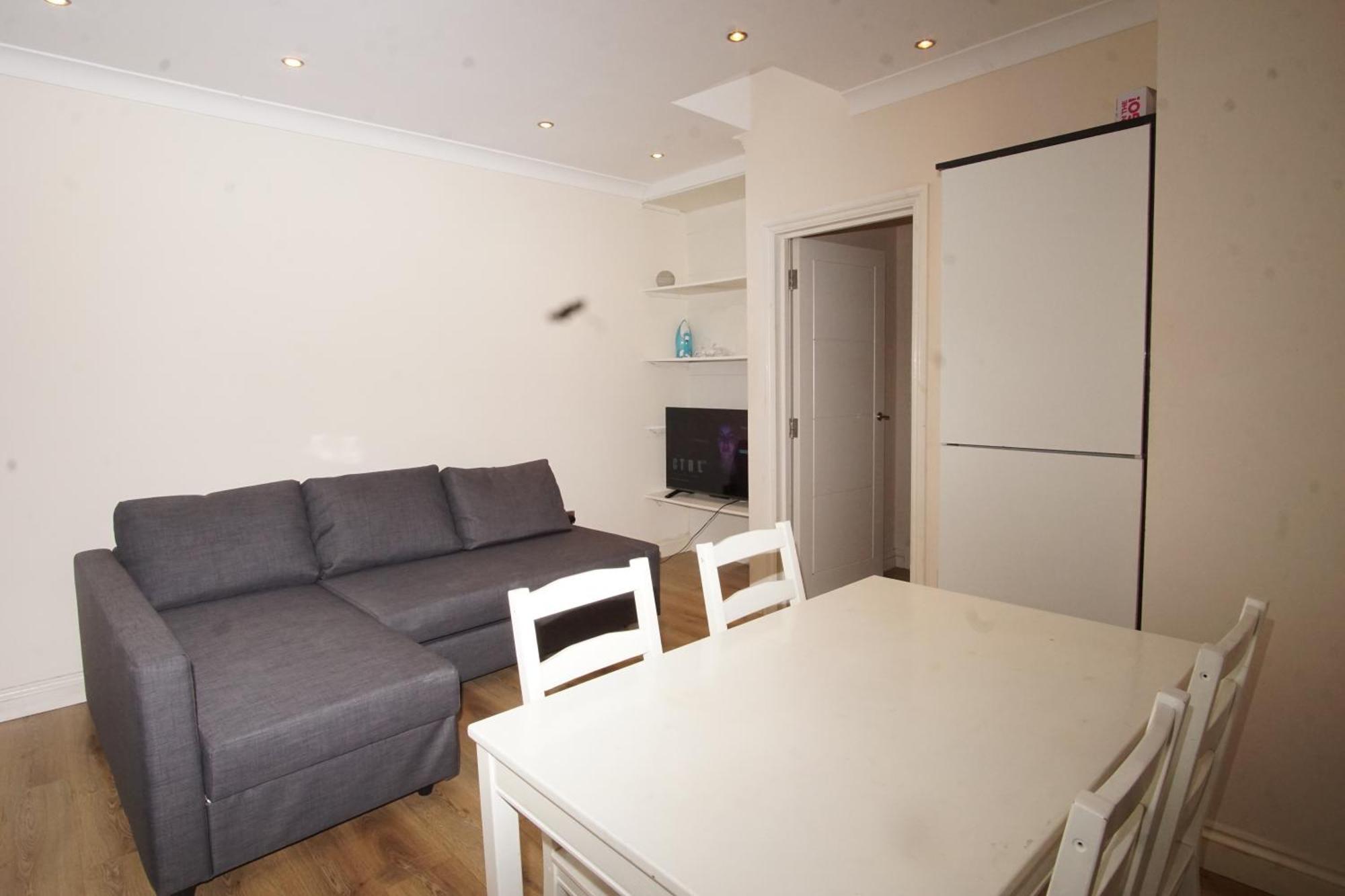 Evergreen Apartments- Flat 2 Lägenhet London