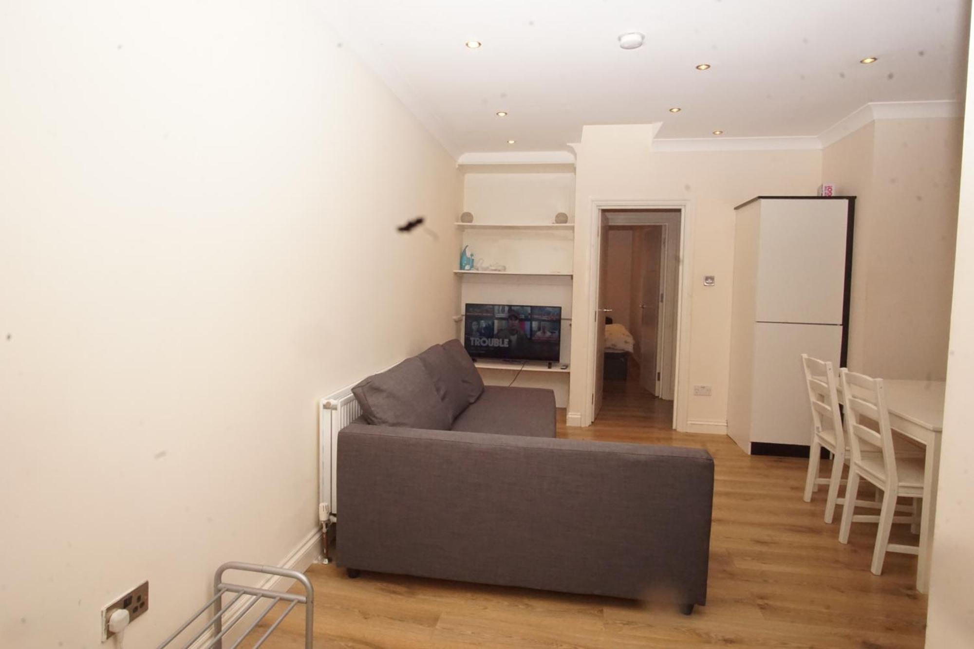 Evergreen Apartments- Flat 2 Lägenhet