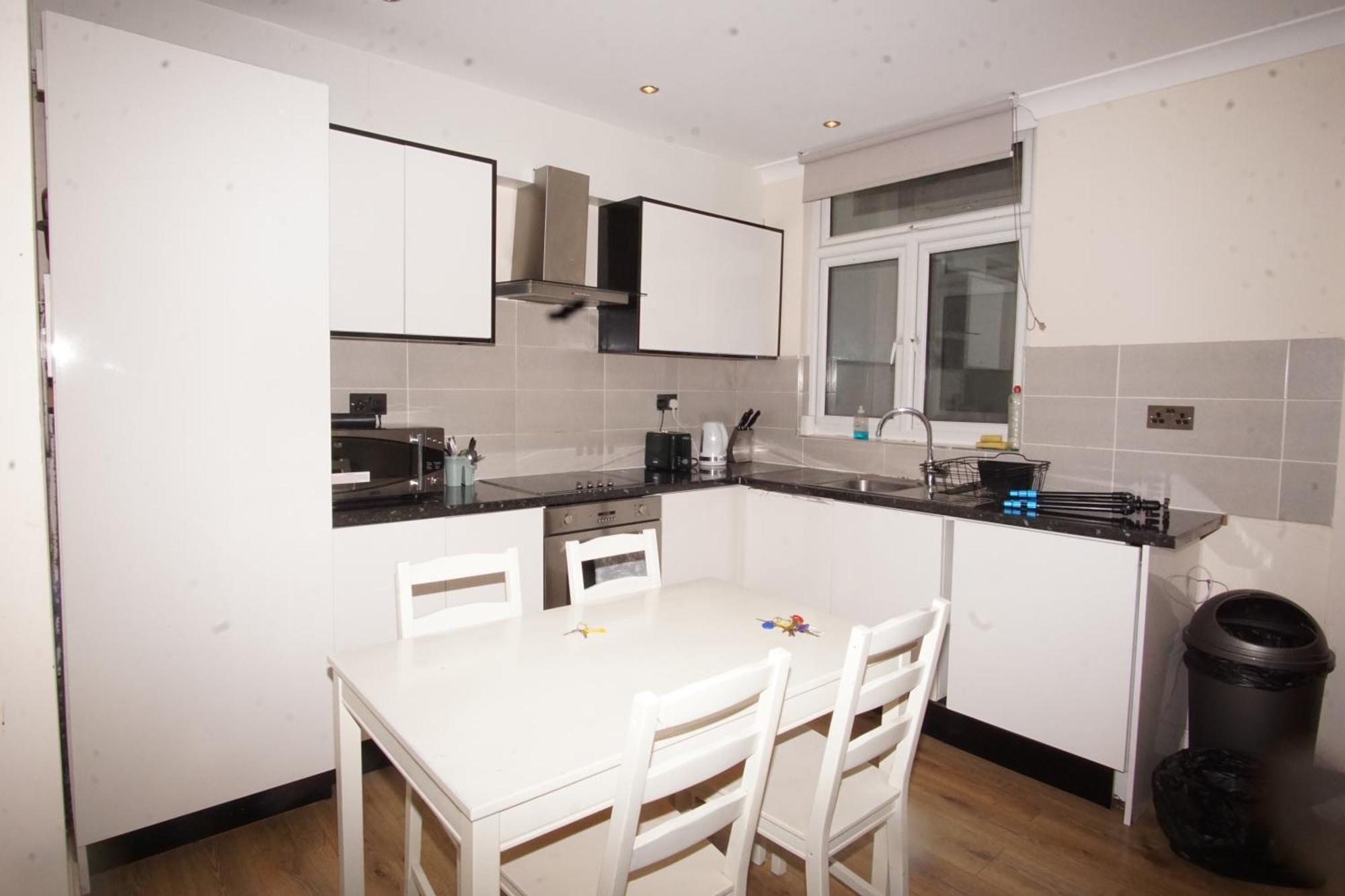 Evergreen Apartments- Flat 2 Appartement Londen