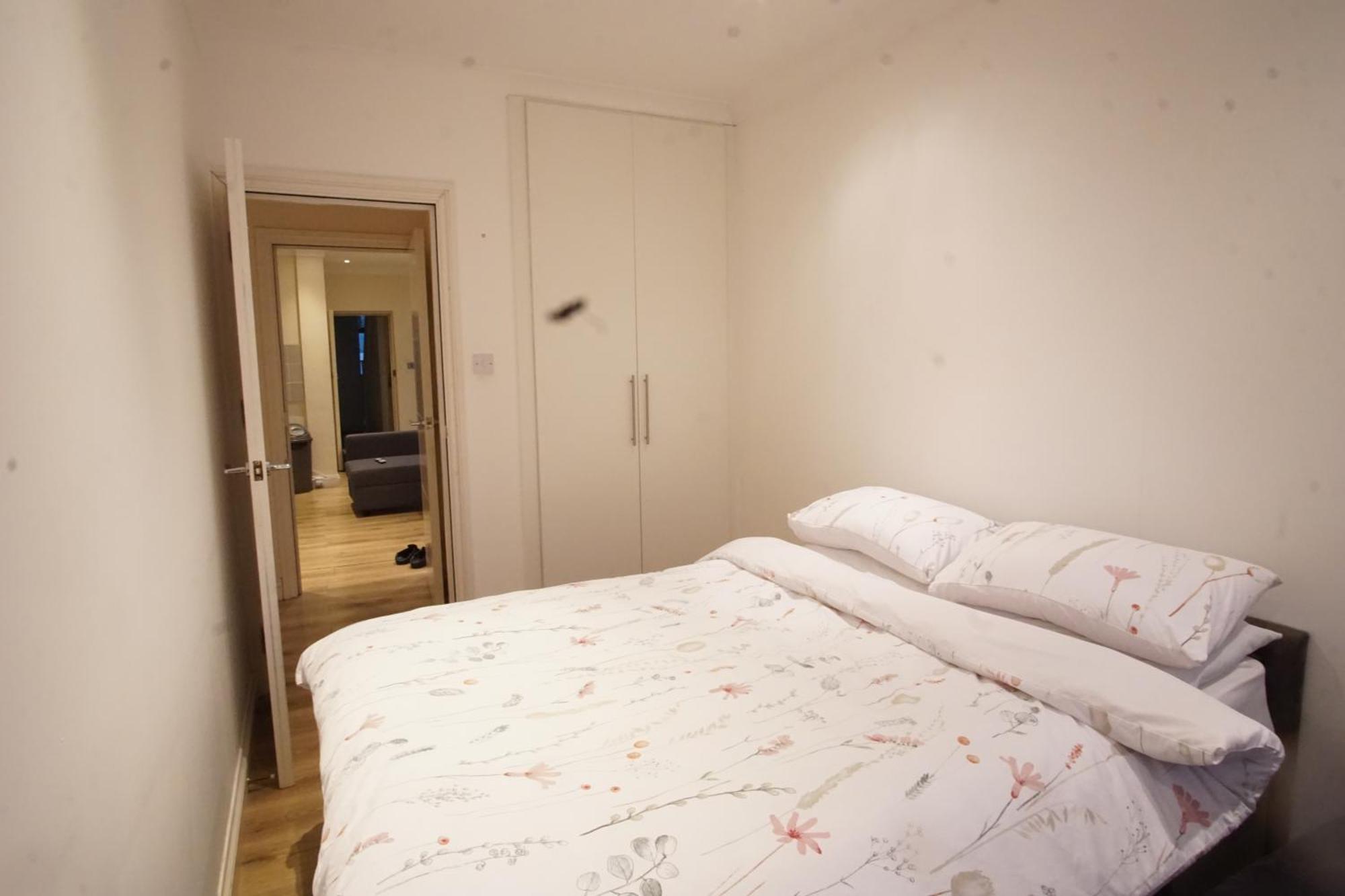 Evergreen Apartments- Flat 2 Lägenhet London