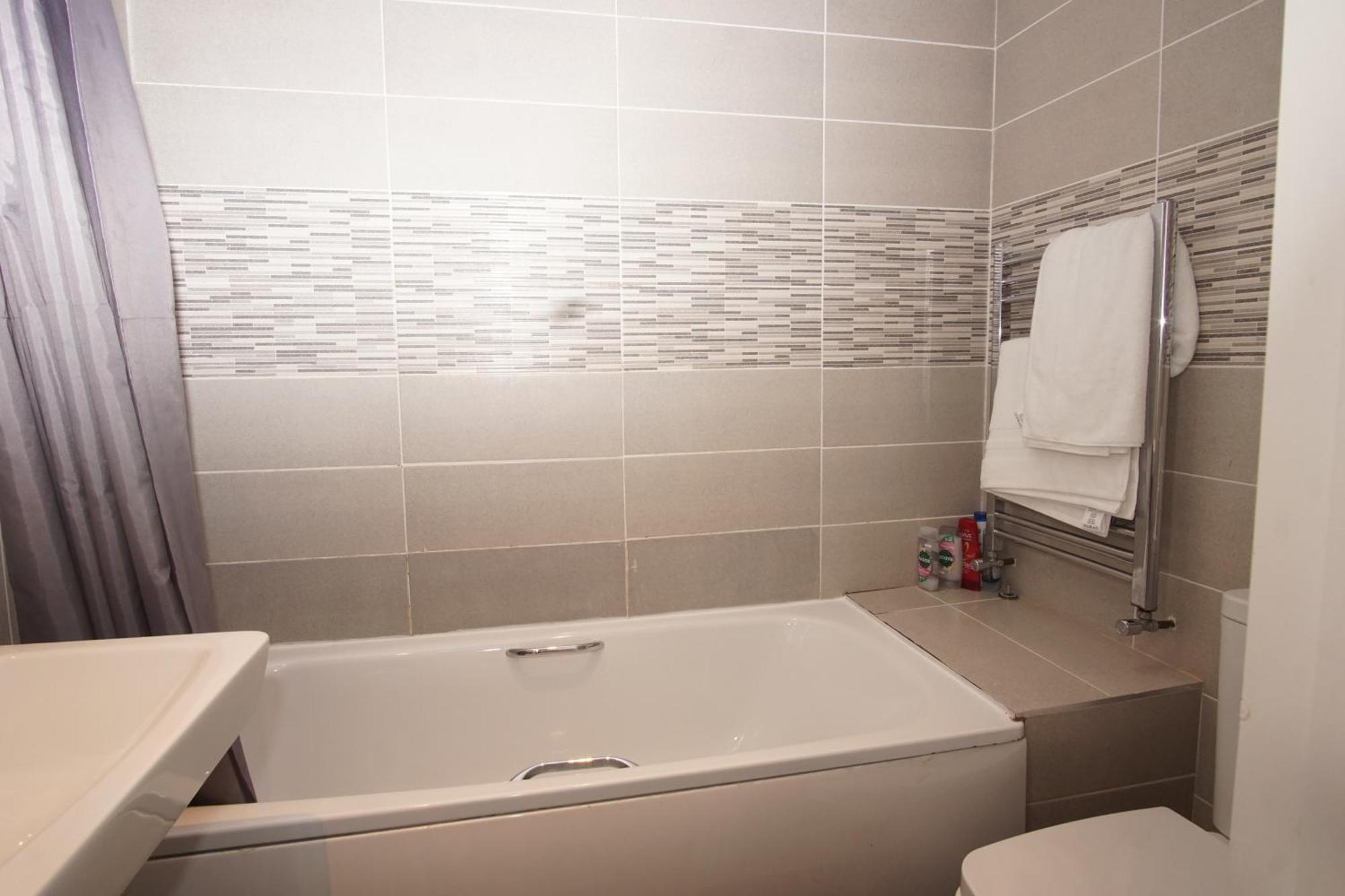 Evergreen Apartments- Flat 2 Londen