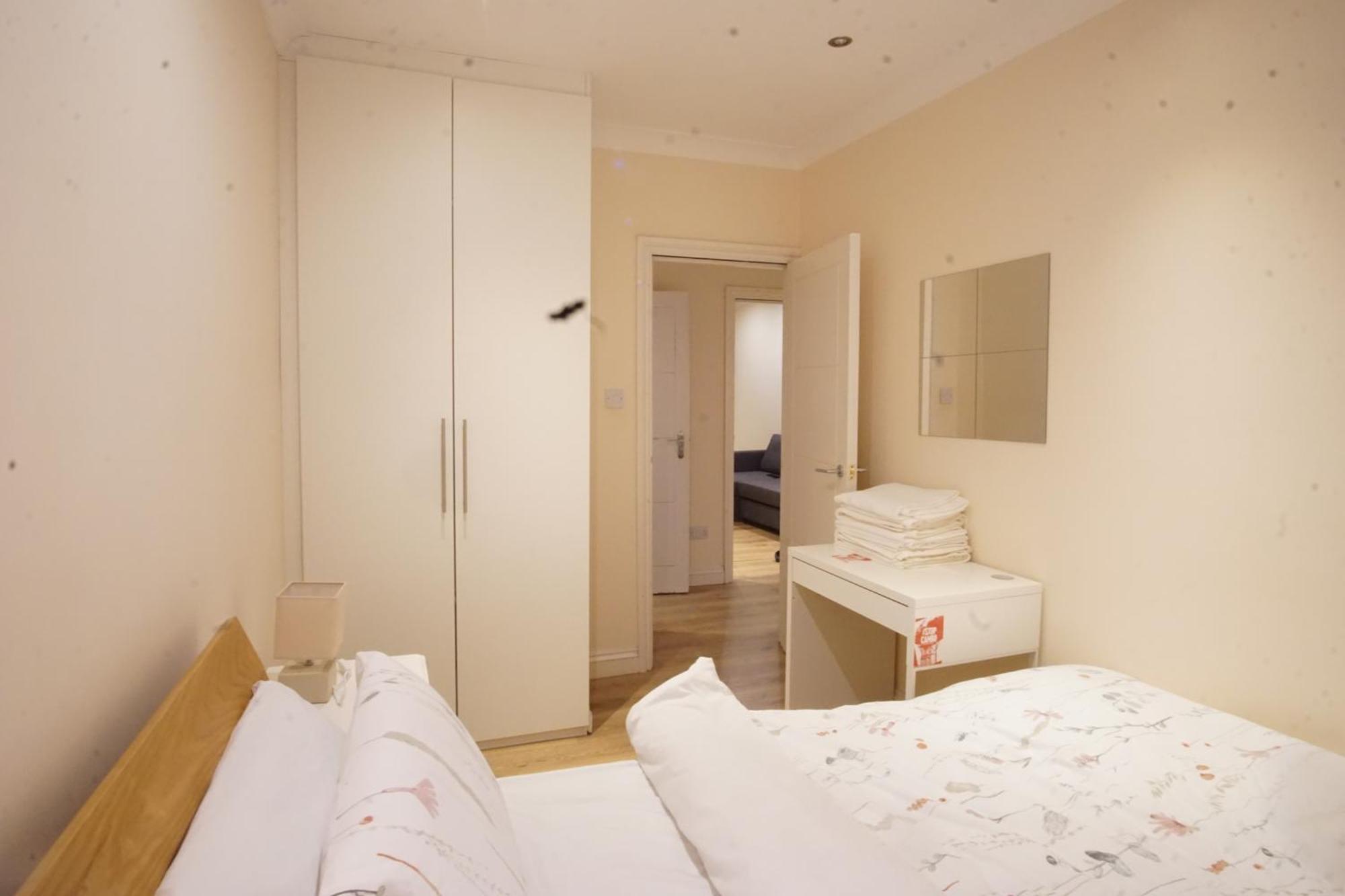 Evergreen Apartments- Flat 2 * Londen