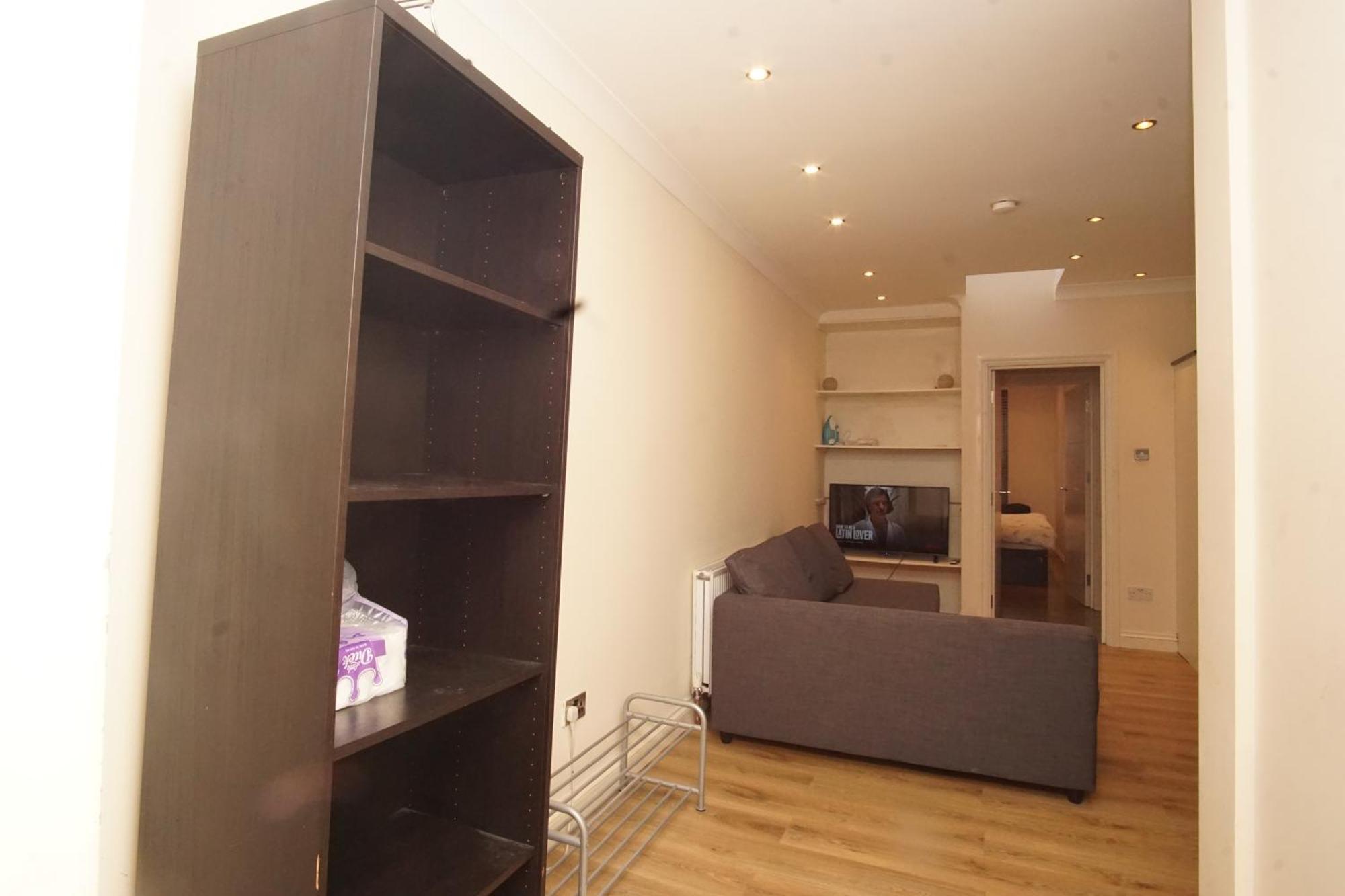 Evergreen Apartments- Flat 2 Appartement