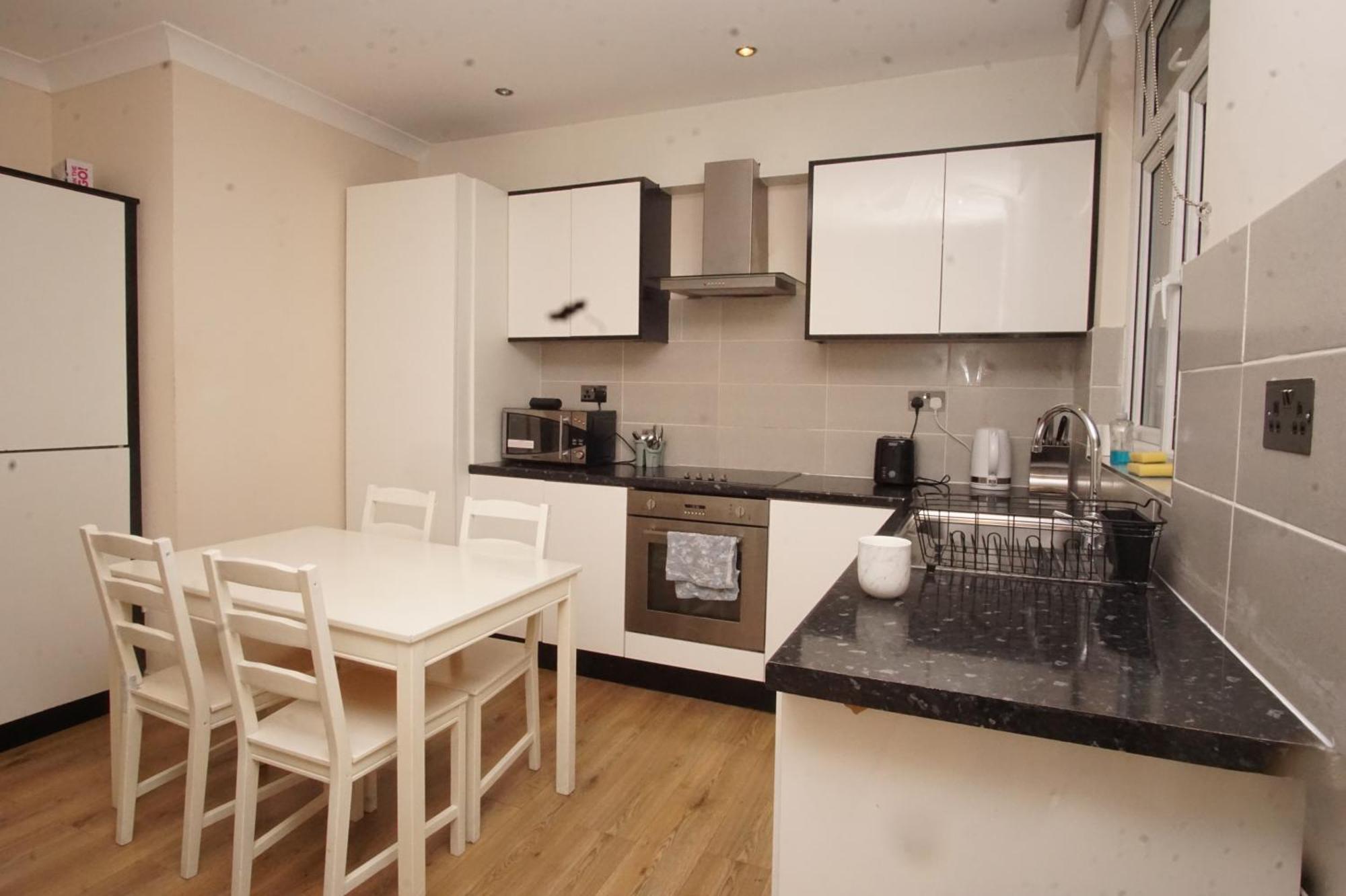 Evergreen Apartments- Flat 2 Lägenhet *