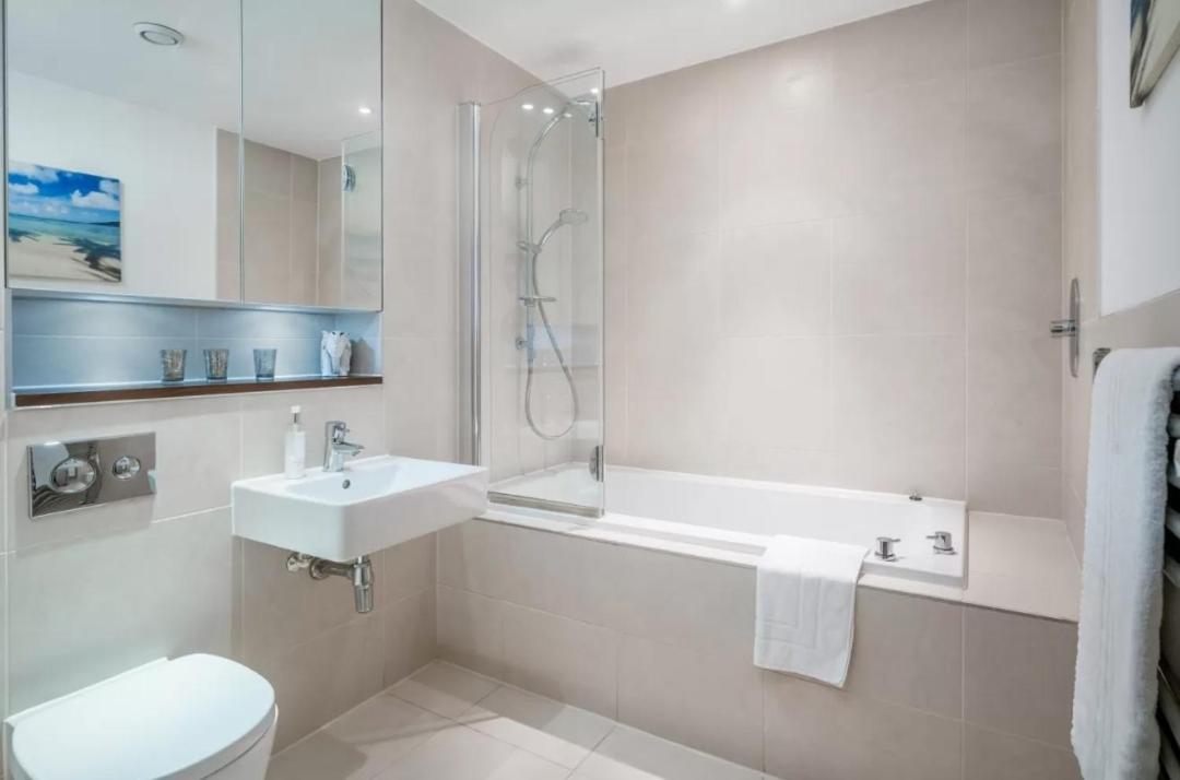 2 Bedroom Canning Town Newham Excel With Free Parking Lejlighed London