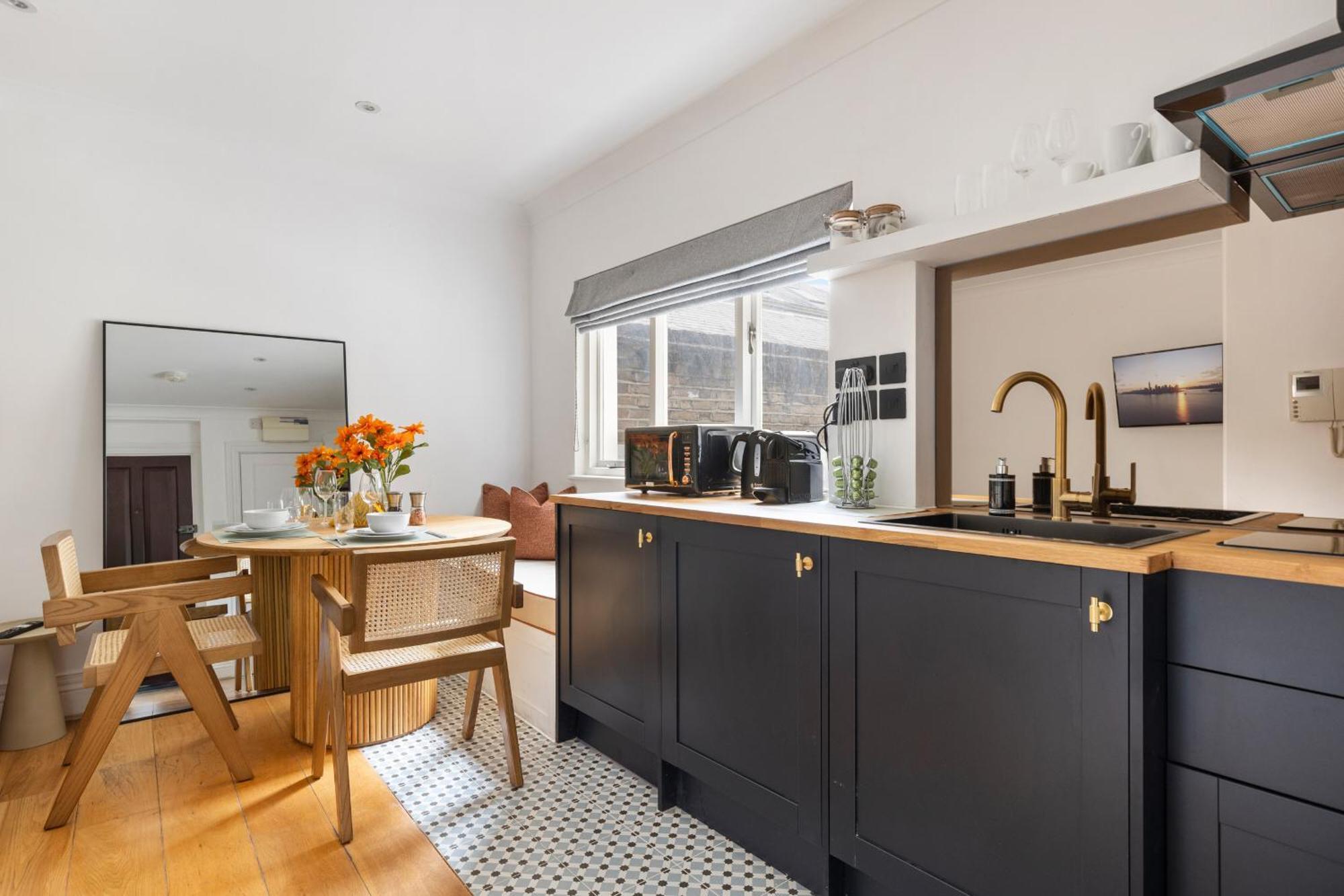 Luxurious Retreat - La Reserve Knightsbridge Lägenhet