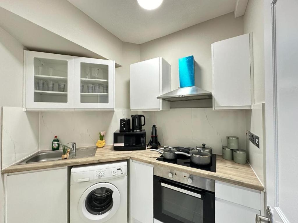 Comfortable Near Hyde Park * London