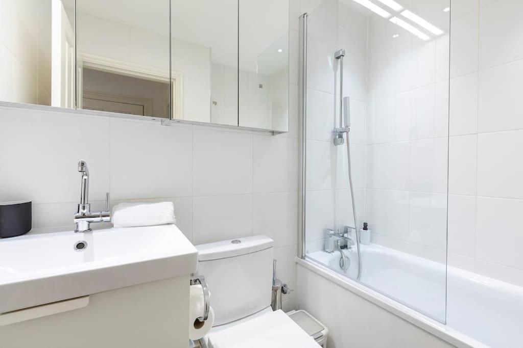 Charming 2 Bedroom Flat In Kensington Lejlighed London