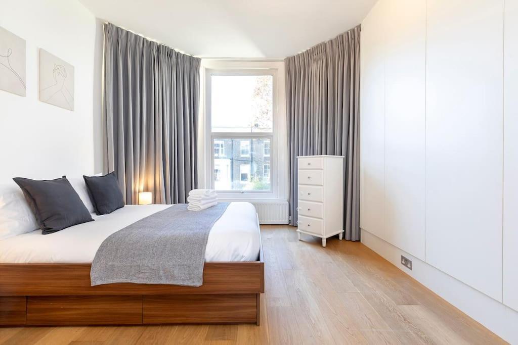 Charming 2 Bedroom Flat In Kensington Lejlighed London