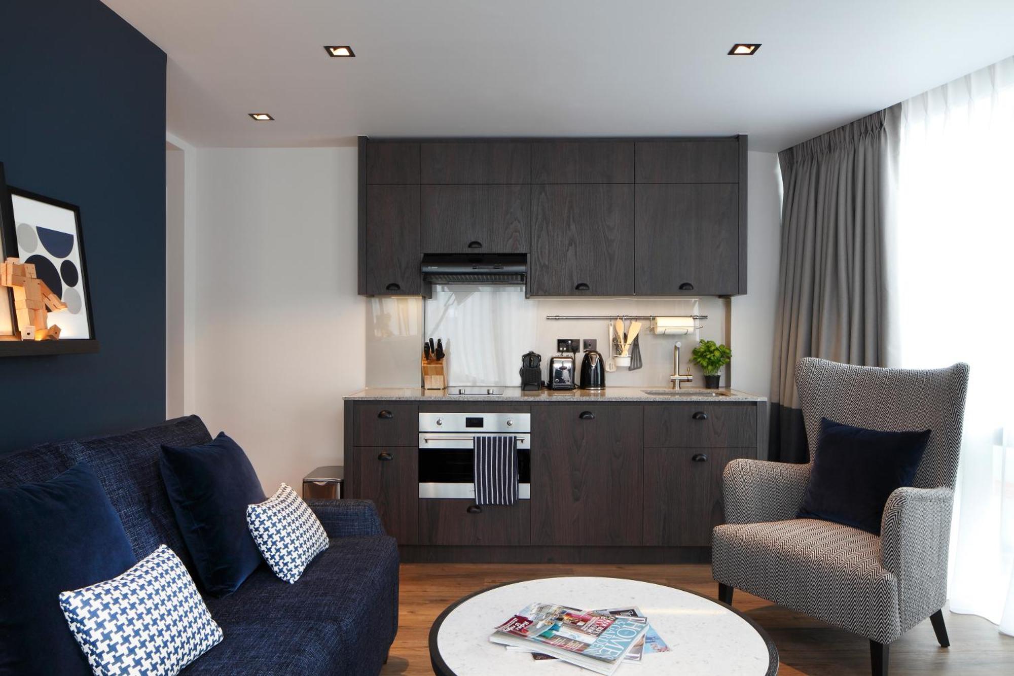 By Marriott Kensington Hotel 4*