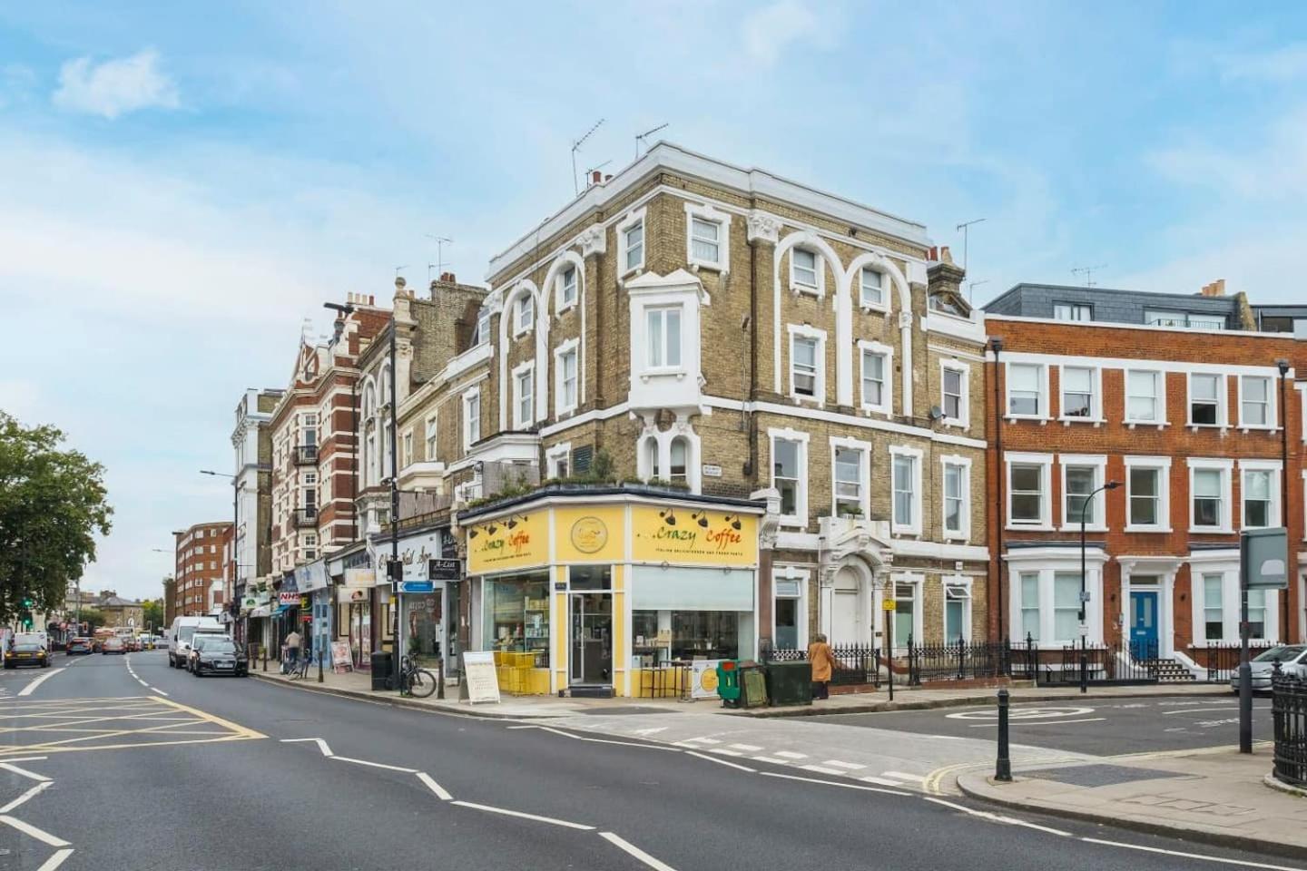 Three Bedrooms 3 Bathrooms In Londra