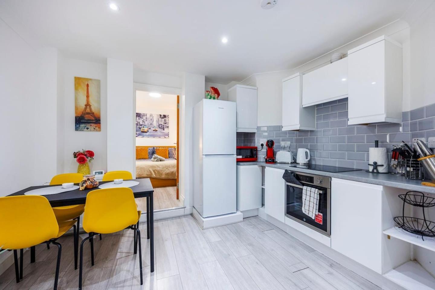 Appartamento Three Bedrooms 3 Bathrooms In Londra