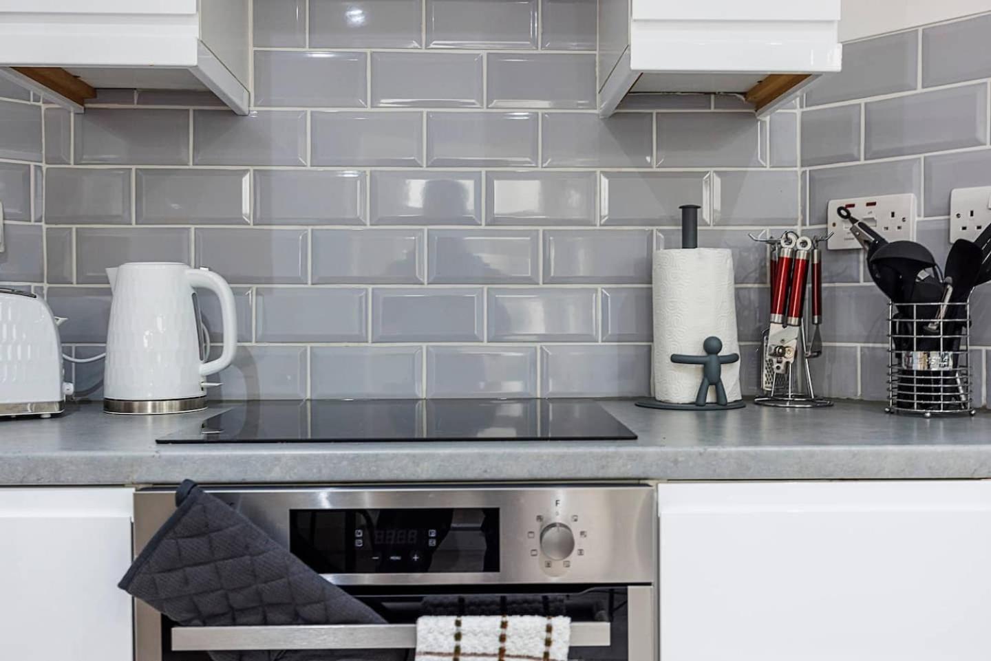 Three Bedrooms 3 Bathrooms In Londra