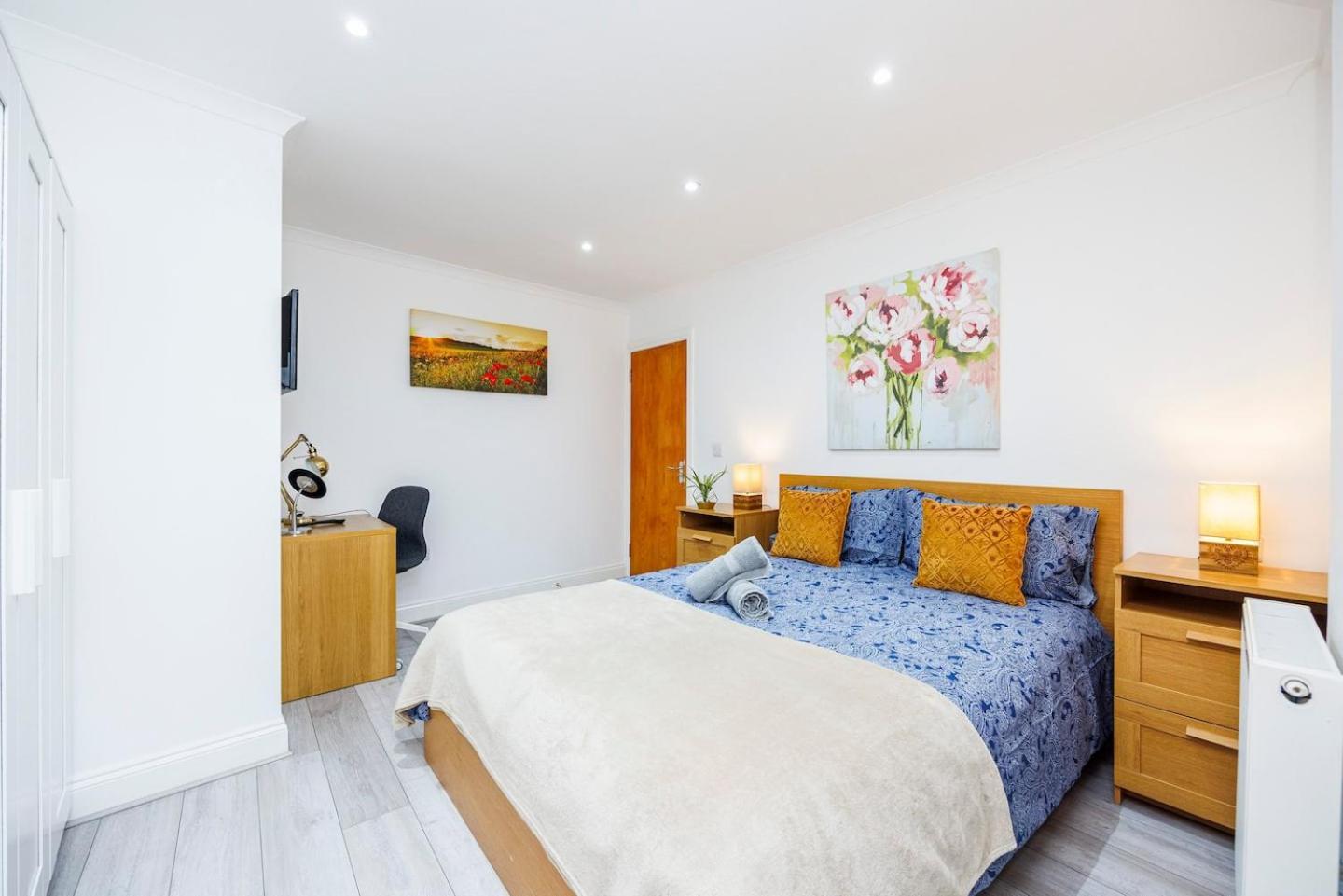 Three Bedrooms 3 Bathrooms In Londra