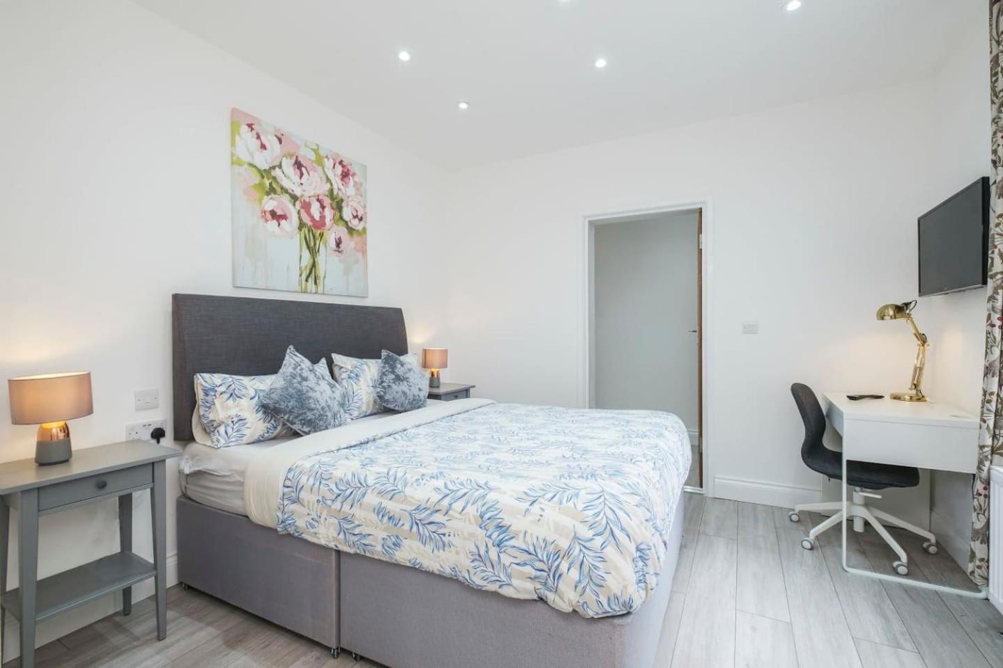 Three Bedrooms 3 Bathrooms In Appartamento *