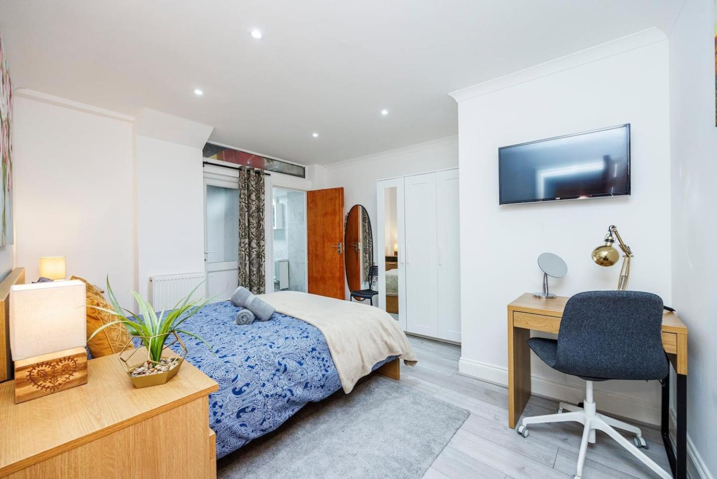 Three Bedrooms 3 Bathrooms In Appartamento