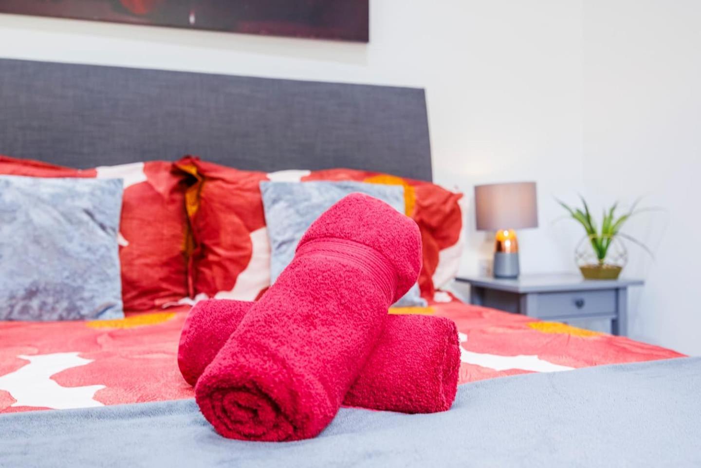 Three Bedrooms 3 Bathrooms In Londra