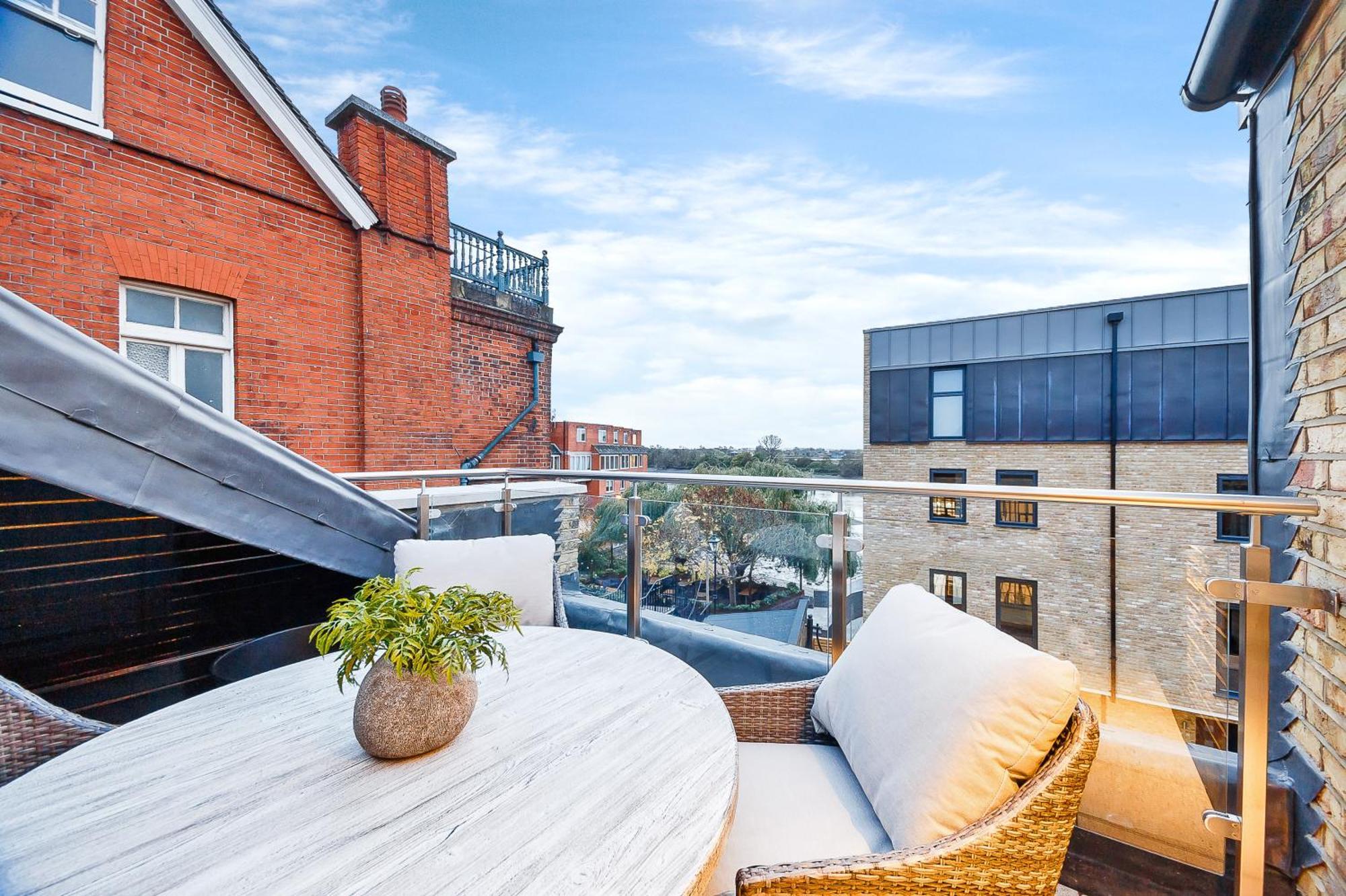 Palace Wharf London