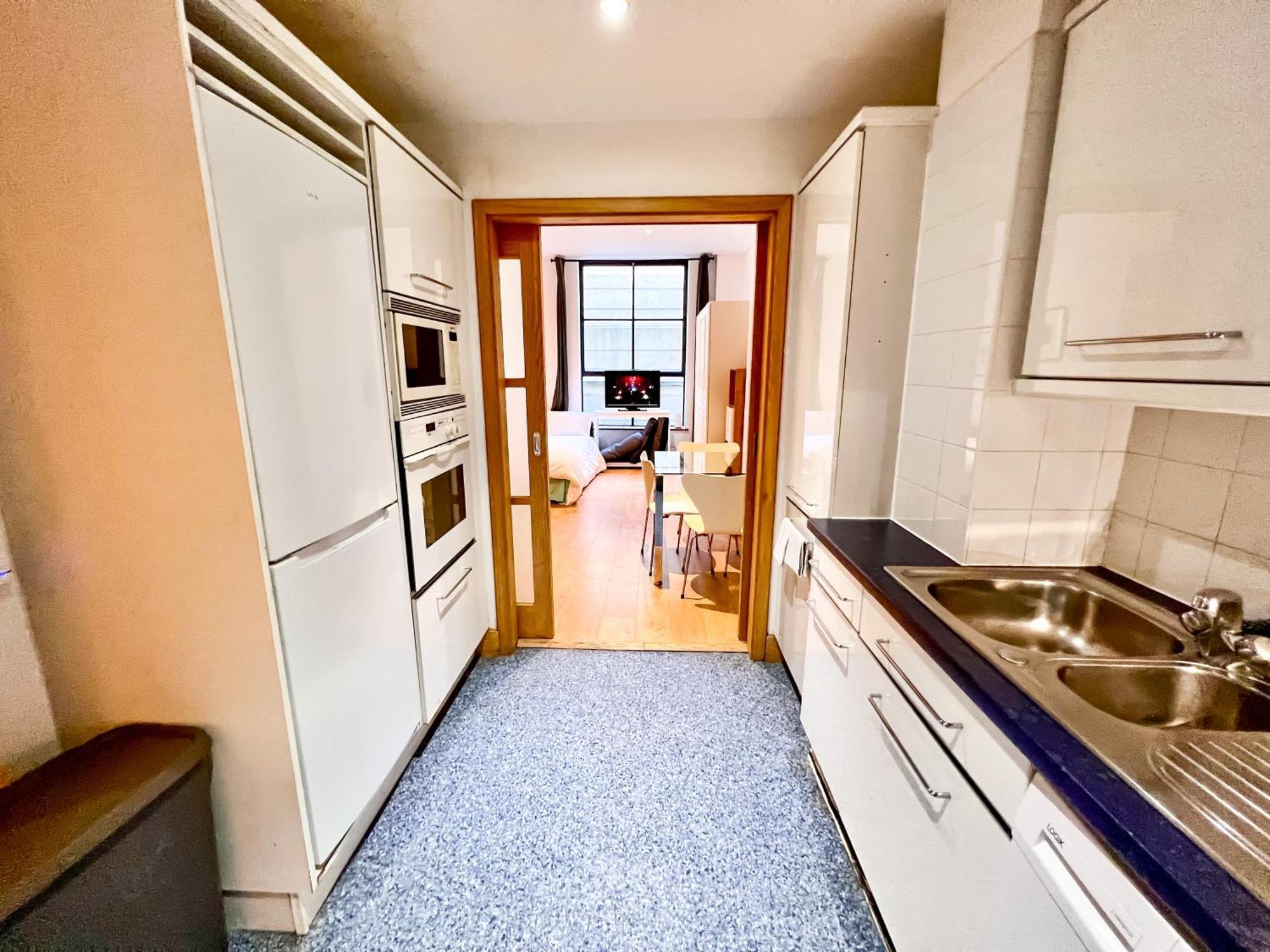 Excellent Entire Between St Pauls Cathedral And Covent Garden Appartement Londen