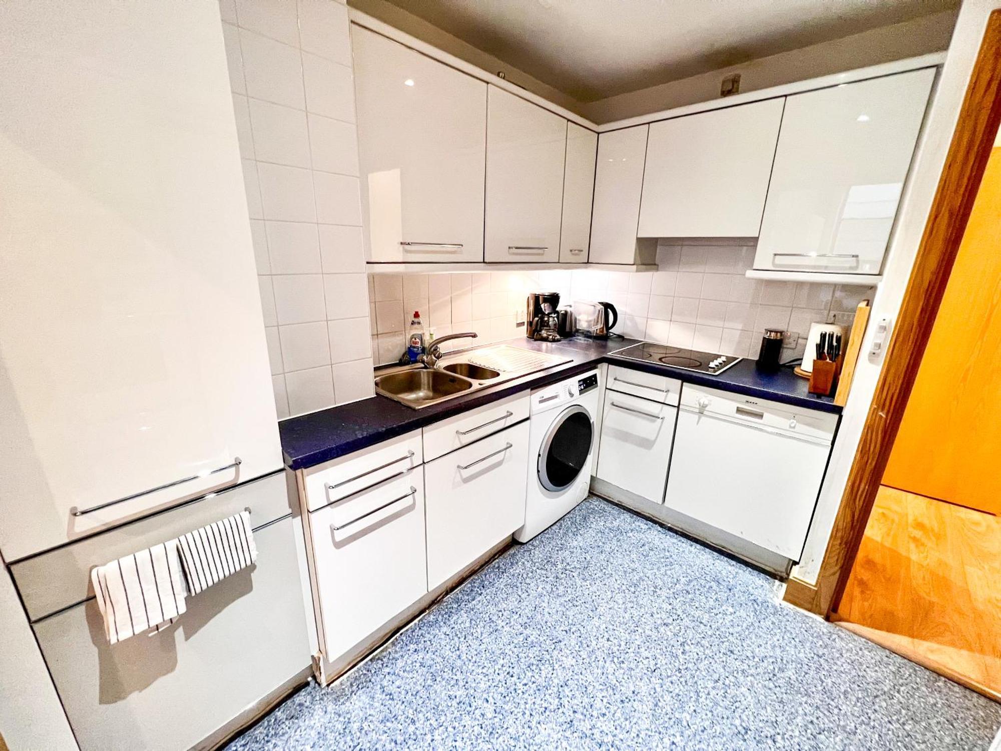 Excellent Entire Between St Pauls Cathedral And Covent Garden *