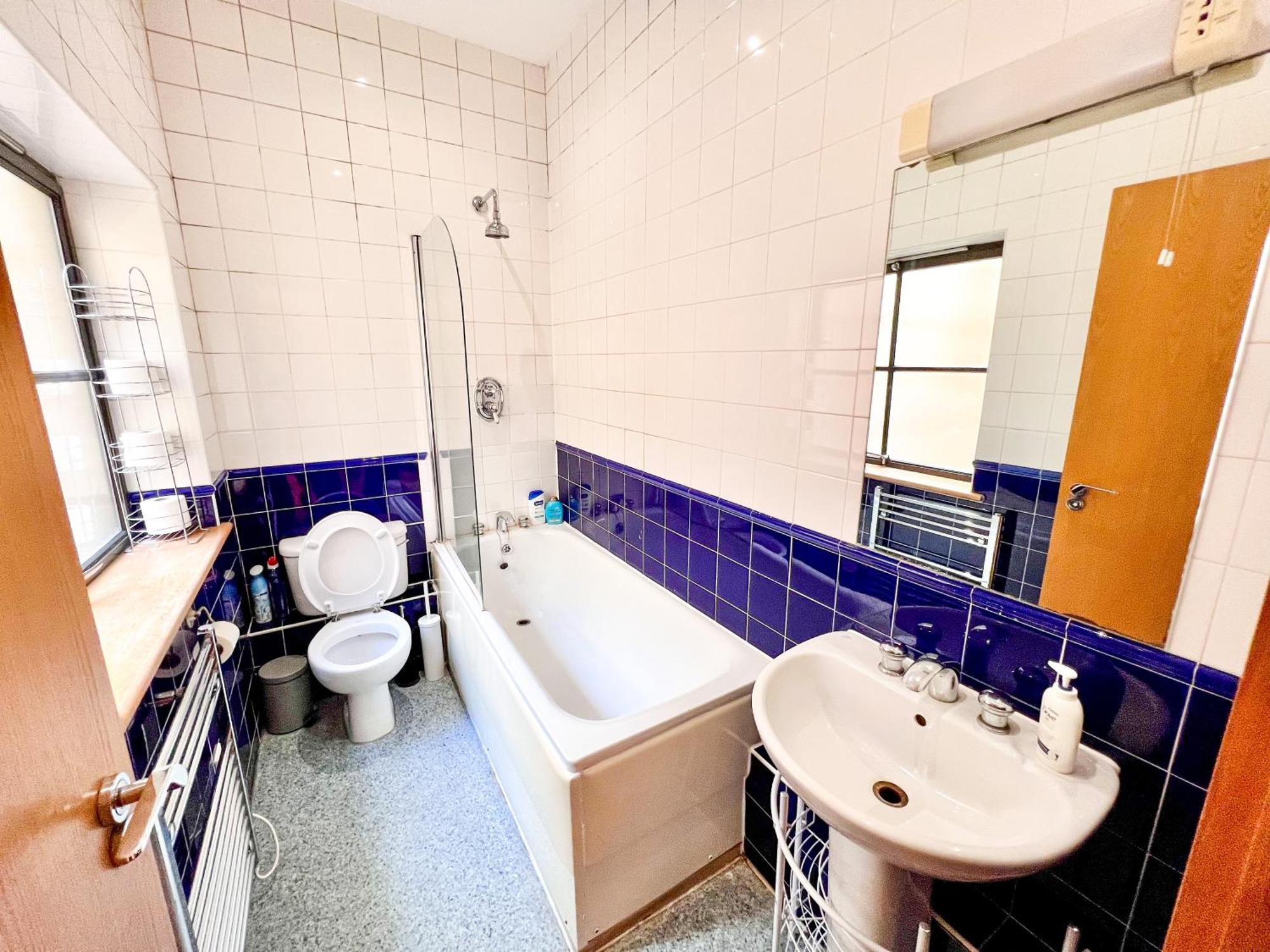 Excellent Entire Between St Pauls Cathedral And Covent Garden *