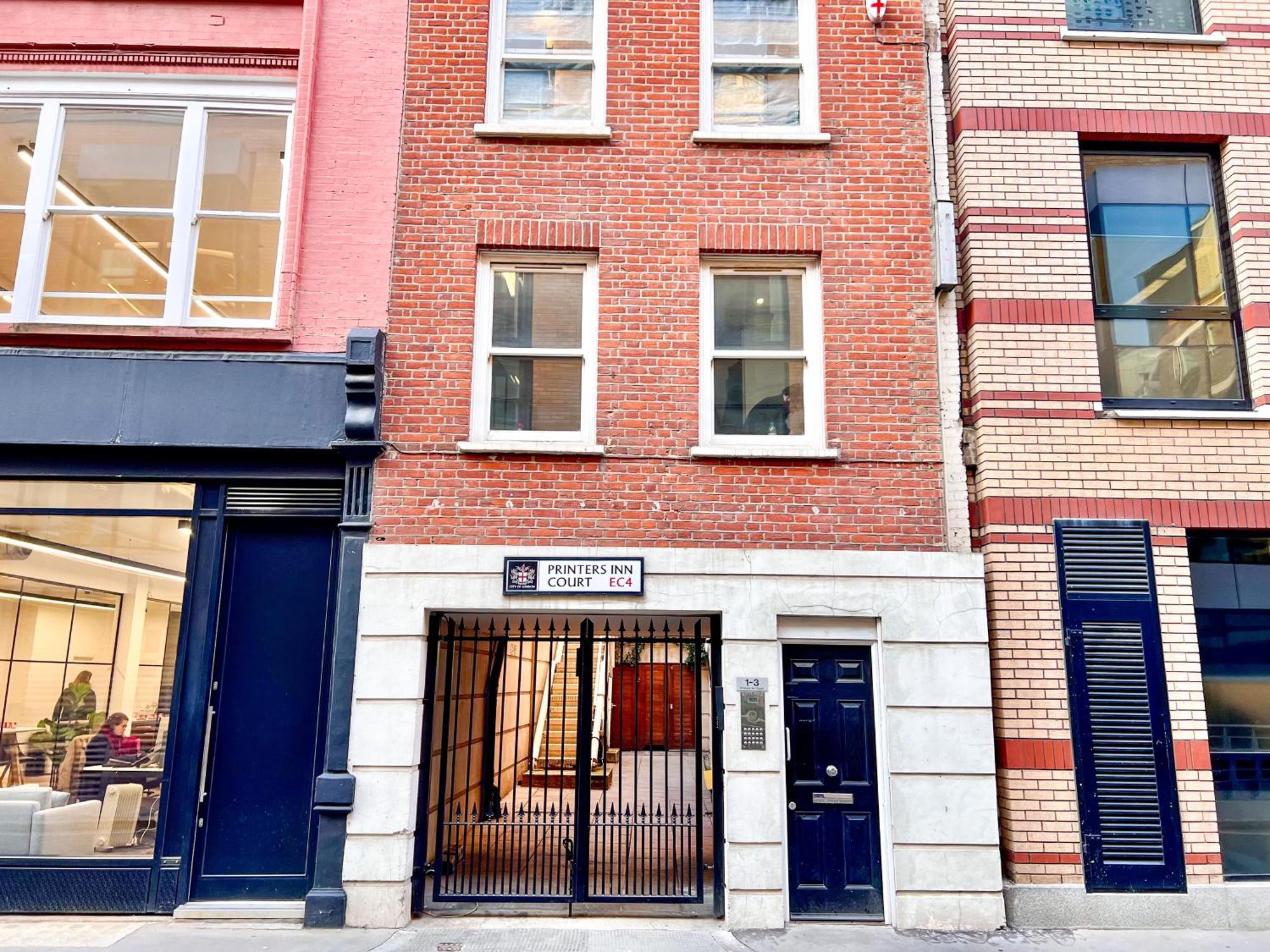 Excellent Entire Between St Pauls Cathedral And Covent Garden Appartement Londen