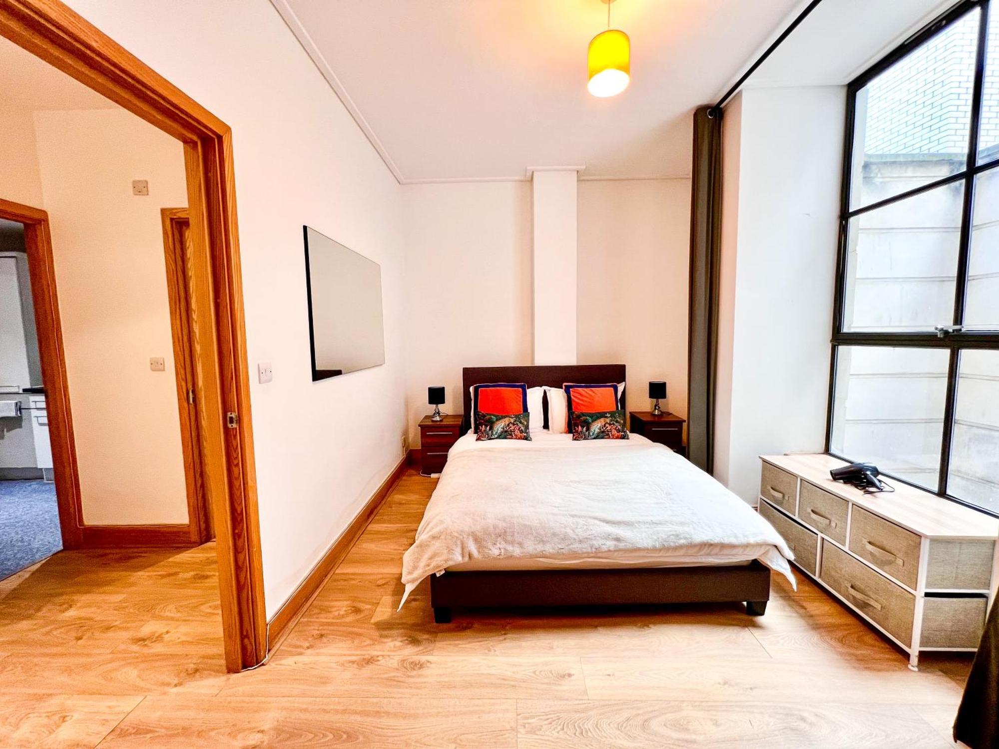 Excellent Entire Between St Pauls Cathedral And Covent Garden Appartement Londen