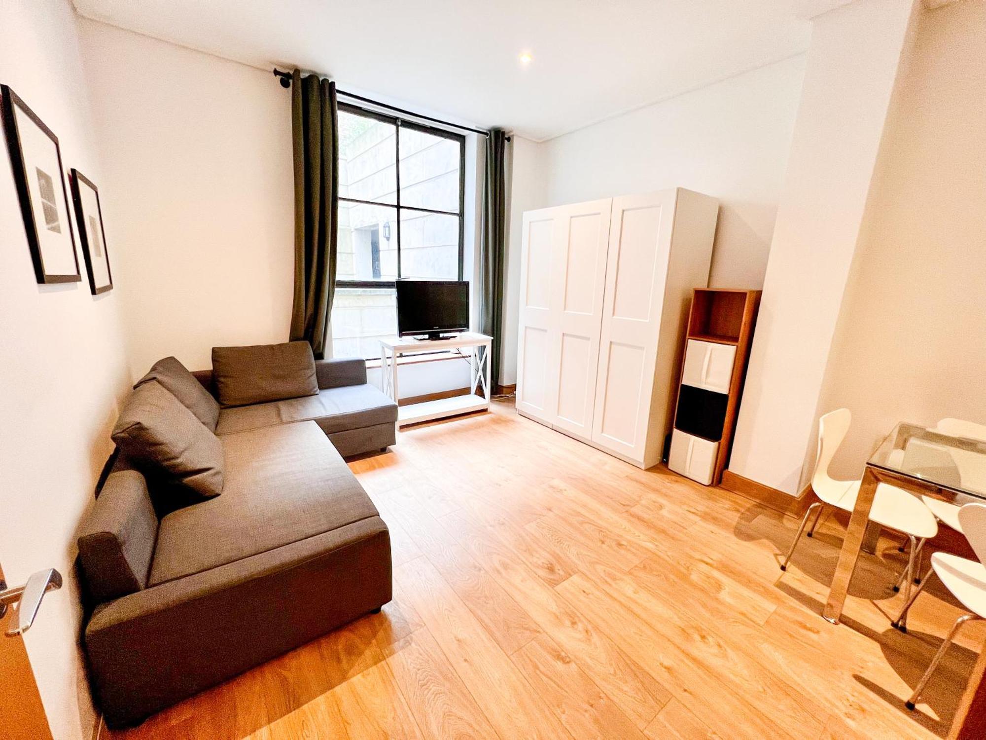 Excellent Entire Between St Pauls Cathedral And Covent Garden * Londen