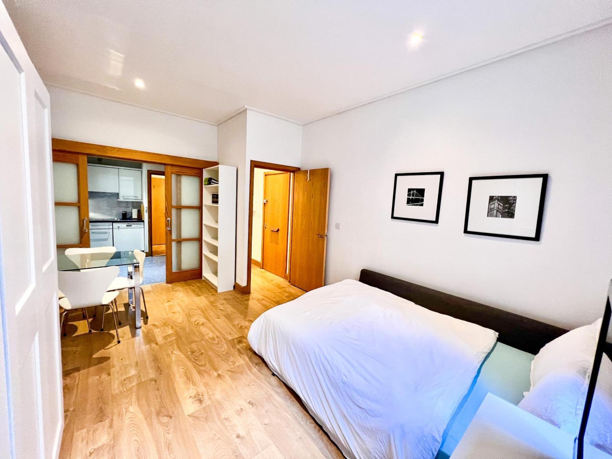 Excellent Entire Between St Pauls Cathedral And Covent Garden Appartement