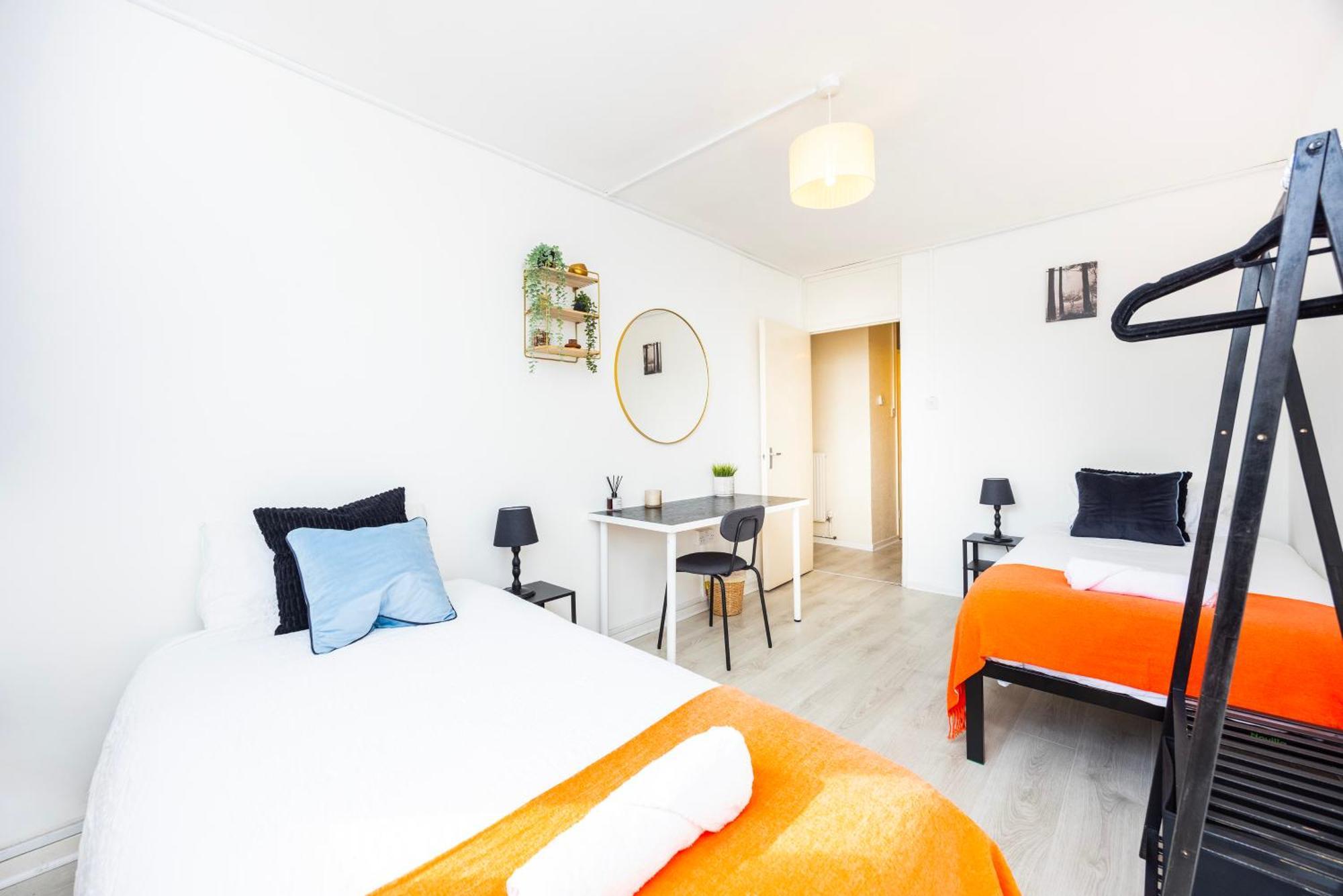 Apartment Business 2 Beds - Poplar - 2 Minutes From Station