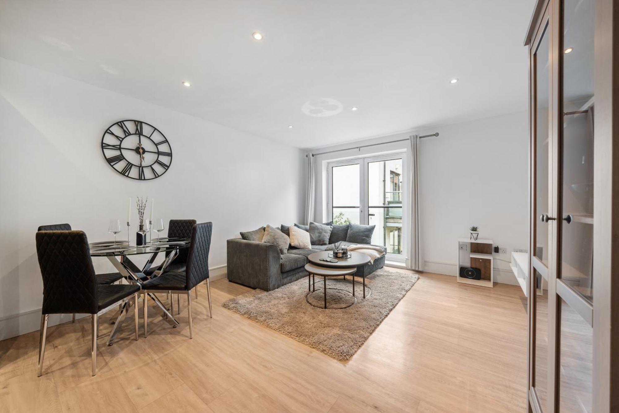 2 Bedroom In Kings Cross, London, N1 Londra