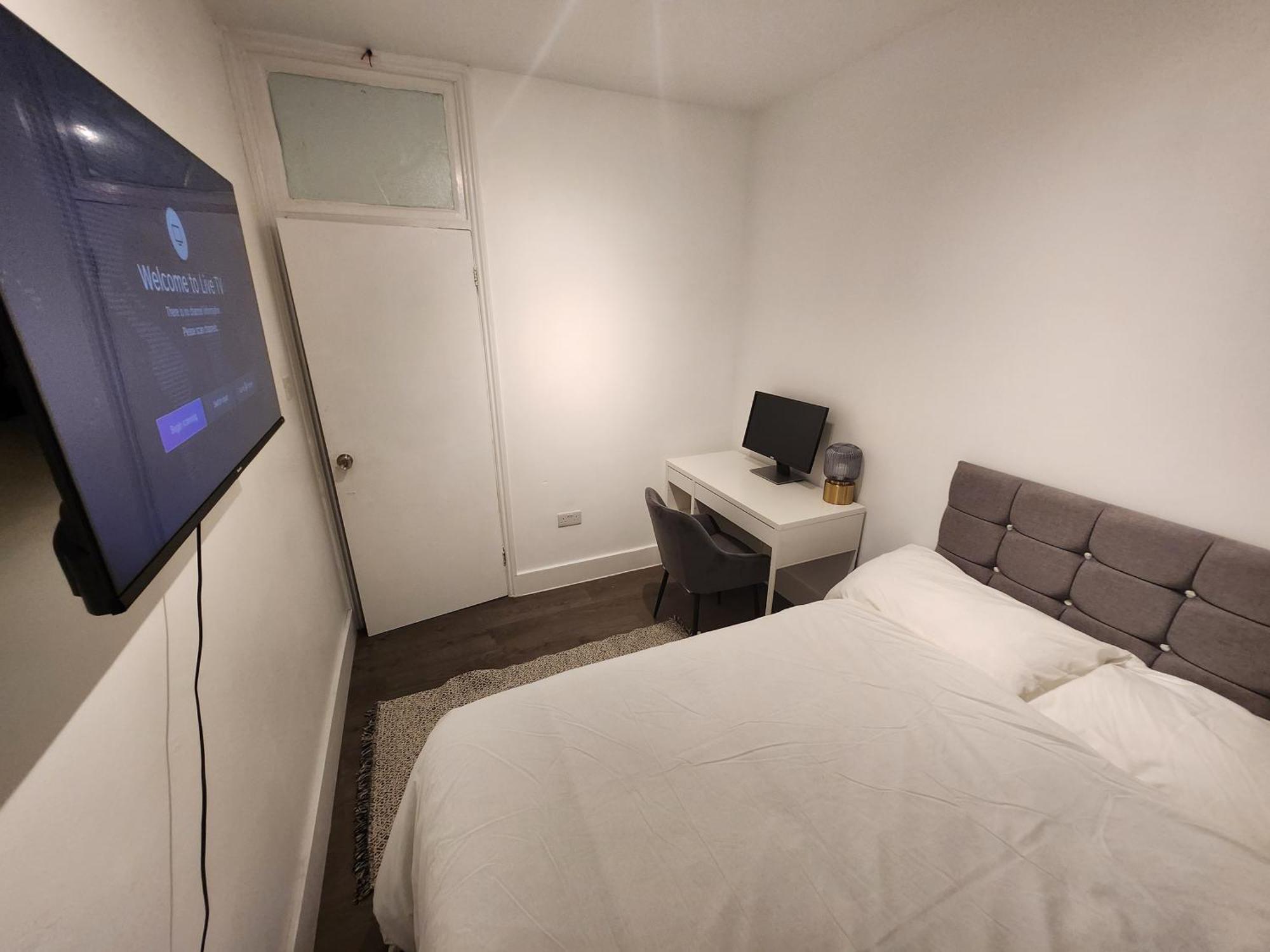 Flat With Work Station, Monitor, Smart Tv & Netflix Leilighet *
