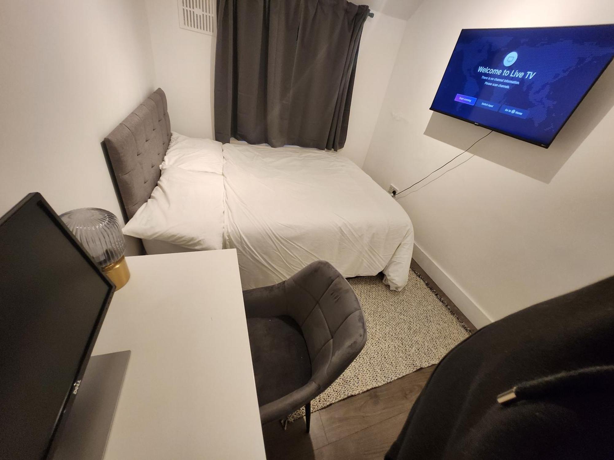 Flat With Work Station, Monitor, Smart Tv & Netflix Leilighet London