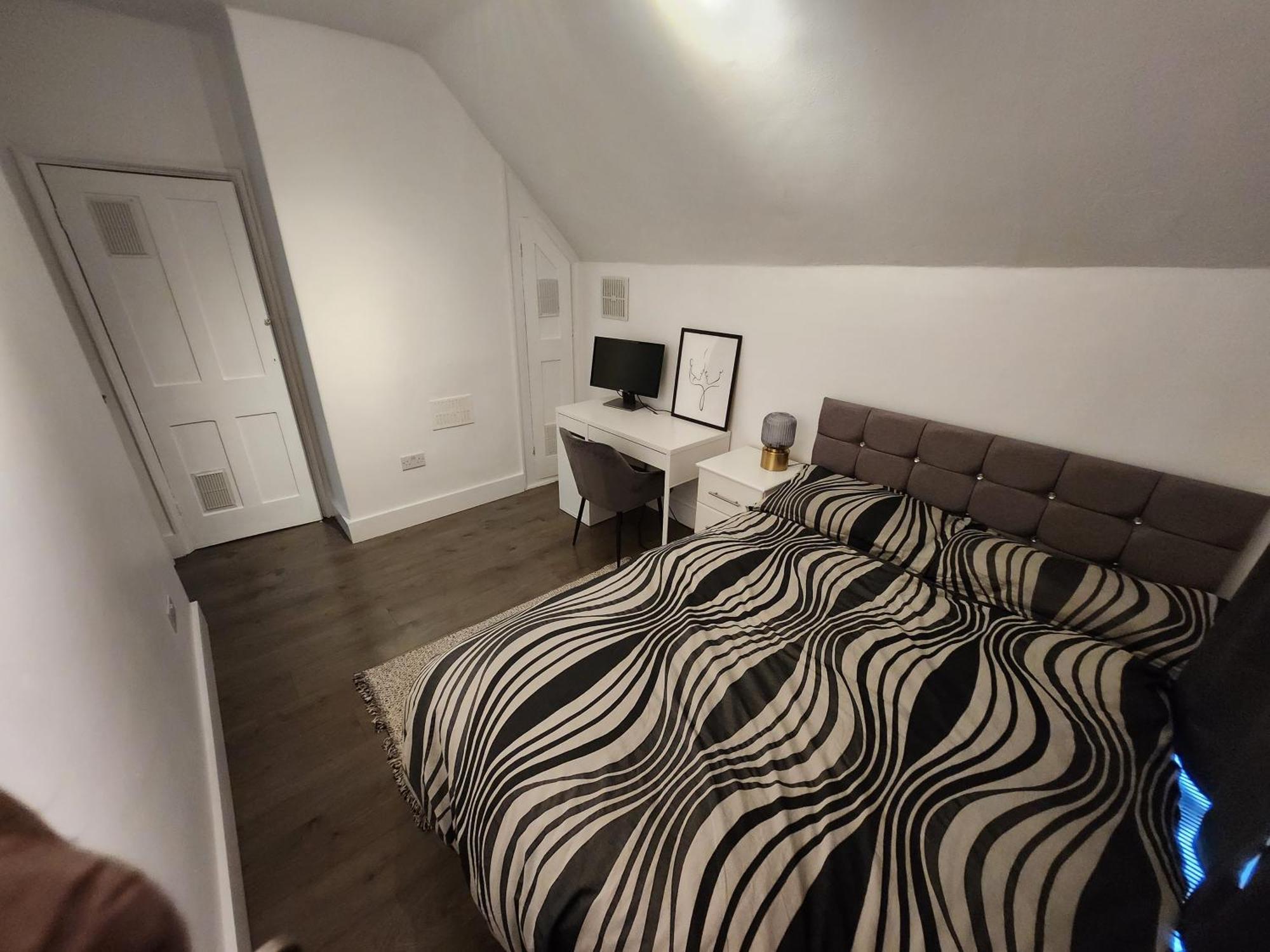 Leilighet Flat With Work Station, Monitor, Smart Tv & Netflix London