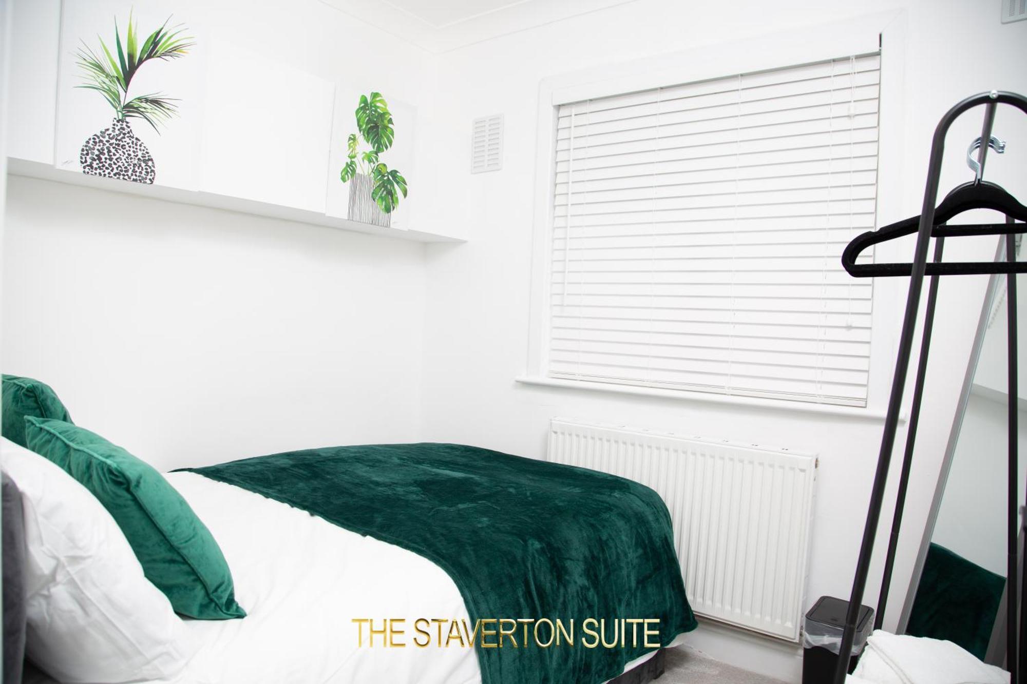 Apartment The Staverton Suite,