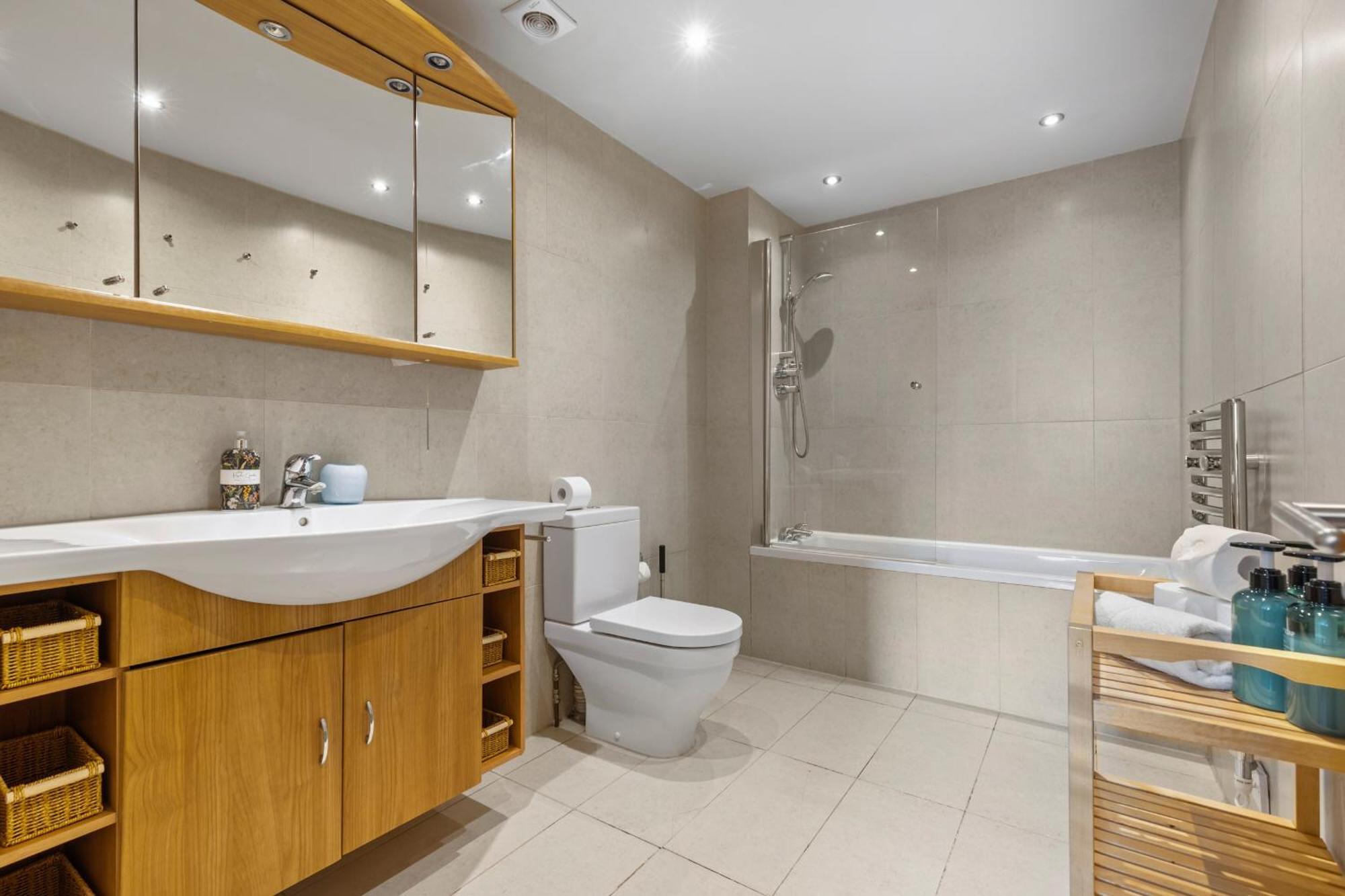 Enchanting Hideaway - La Reserve South Kensington * Londra