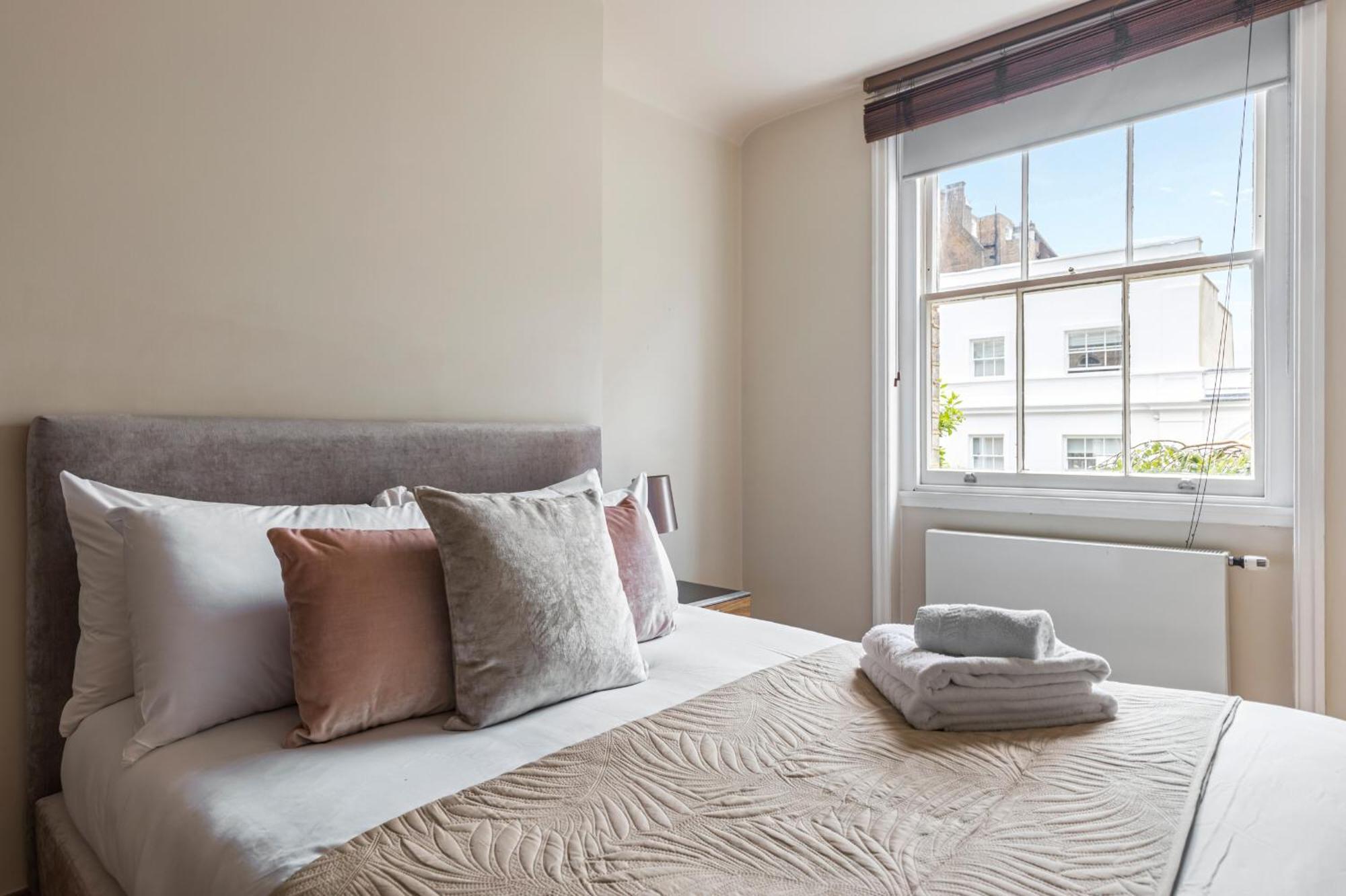 Enchanting Hideaway - La Reserve South Kensington Londra