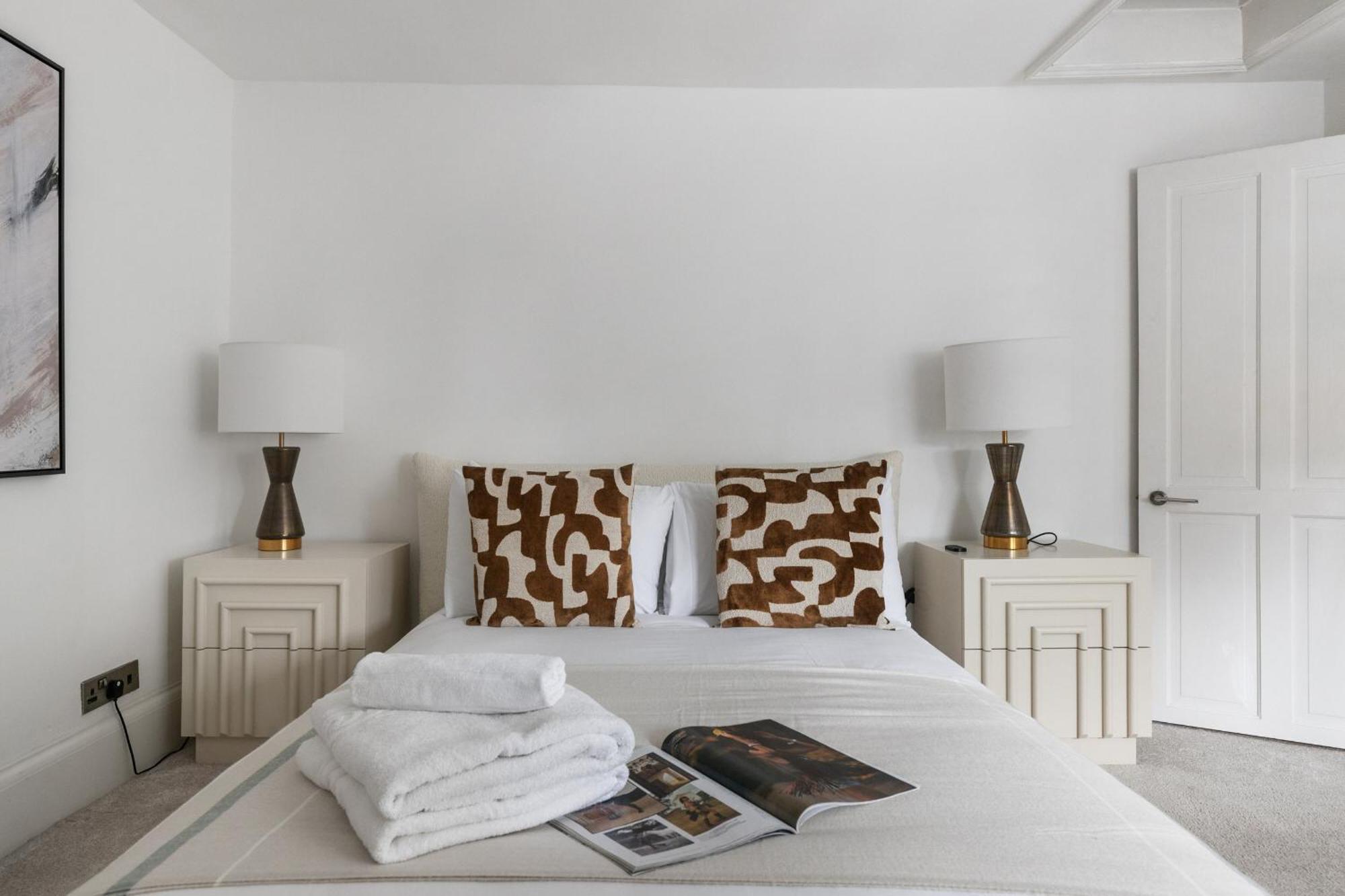 Serenity Escape - La Reserve Knightsbridge Apartment